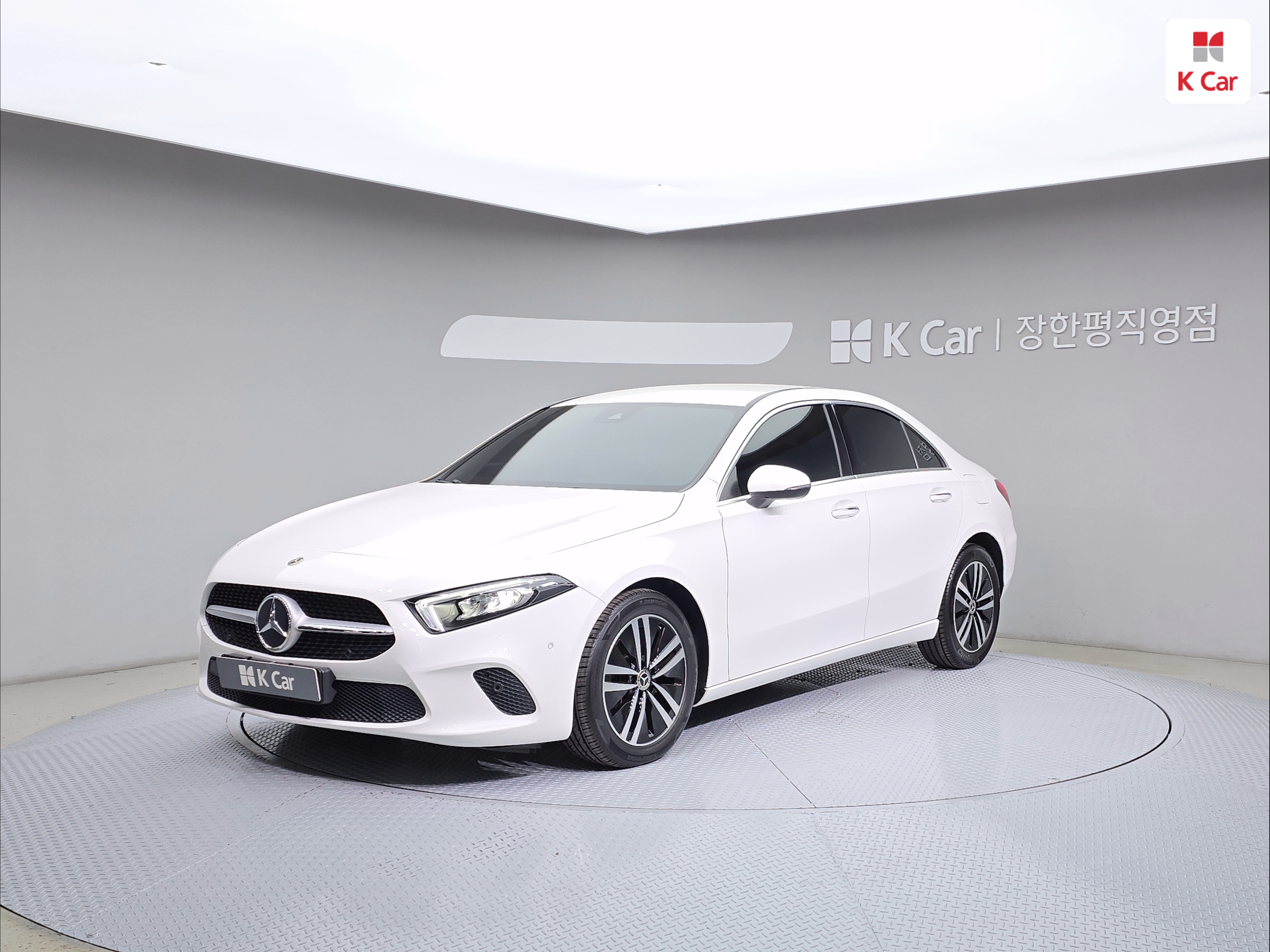 BENZ A-Class (4th Generation) A200d Sedan