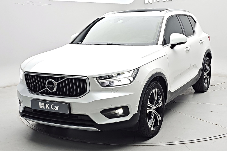 볼보 XC40 - фото 1