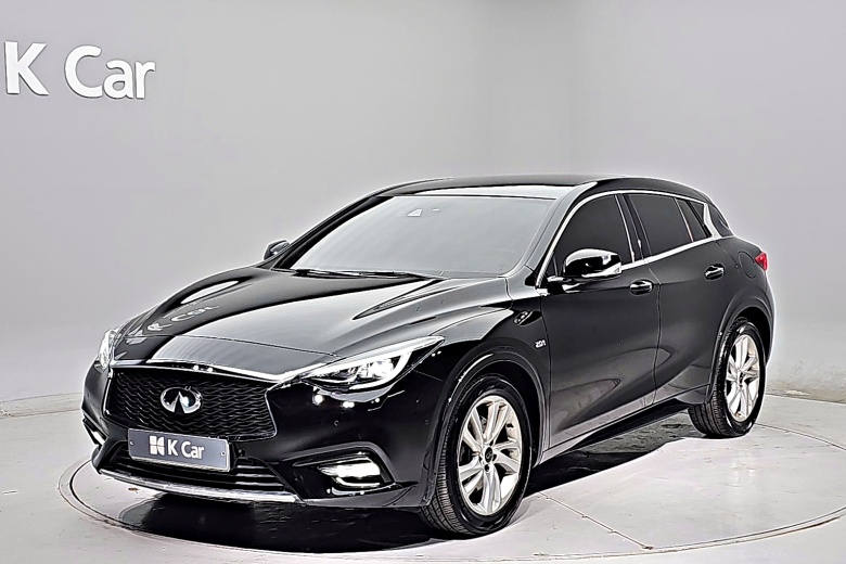 Infiniti Q30 2.0 Essential