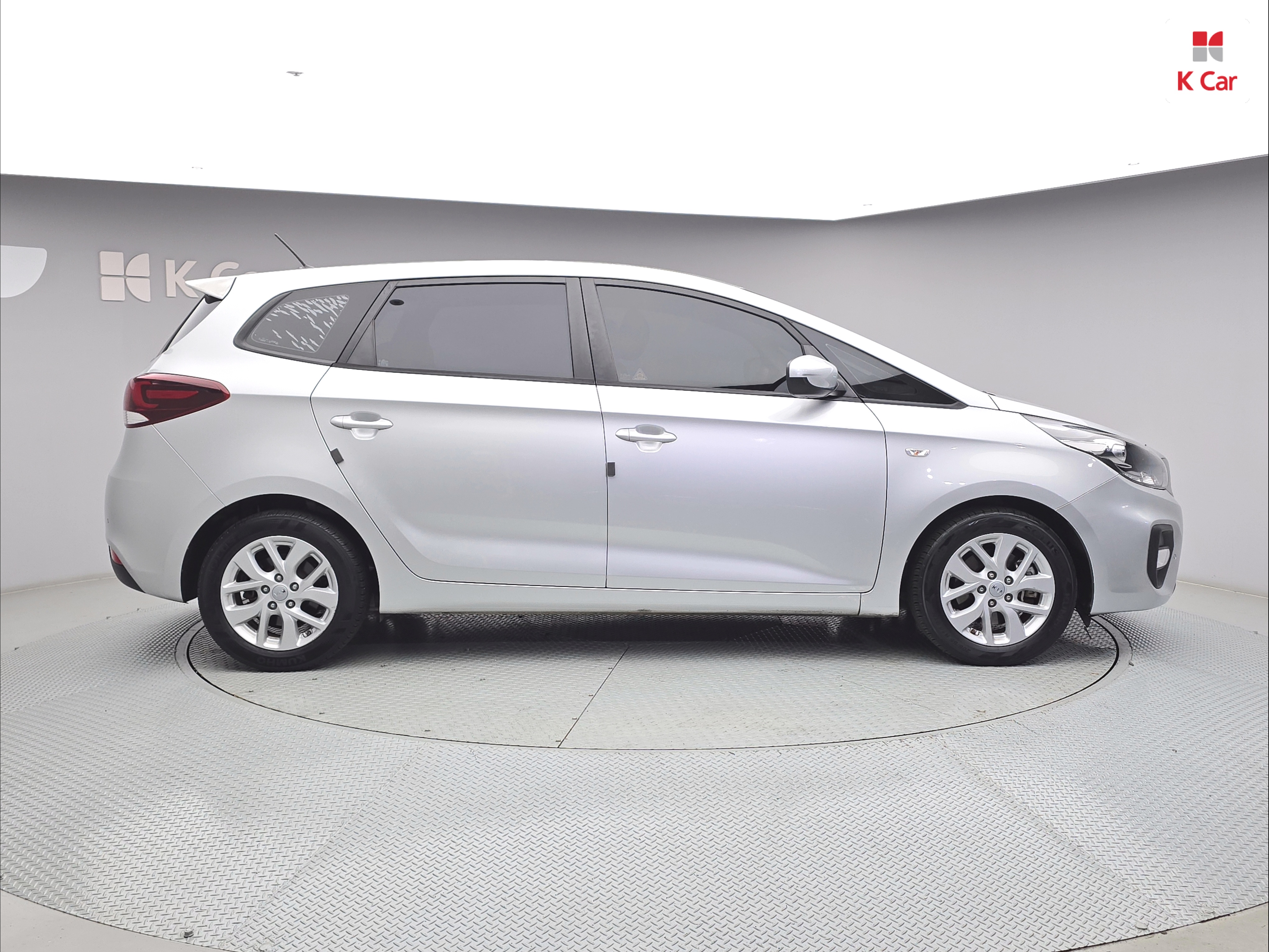 KIA The New Carens 2.0 LPi 5-Seater