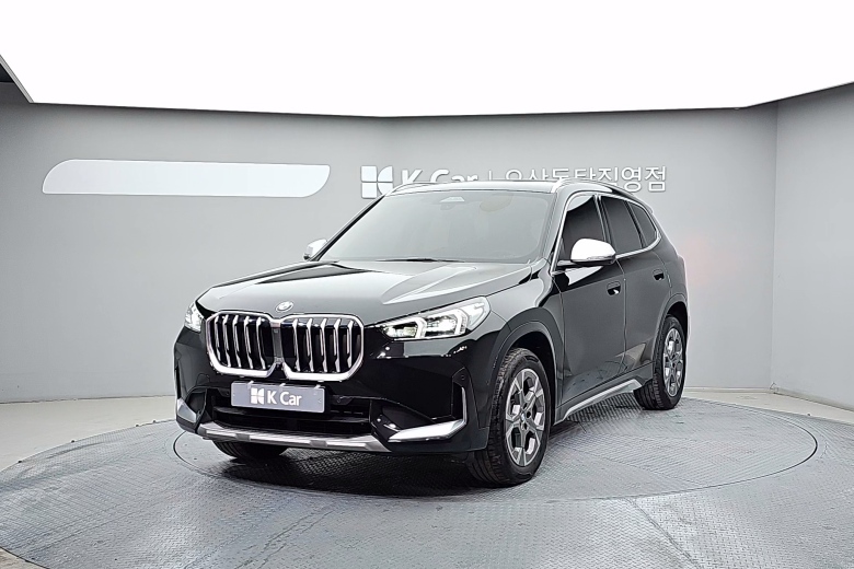 BMW X1 - фото 1