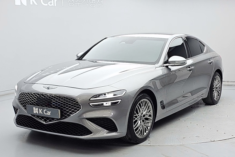 Genesis G70 - фото 1