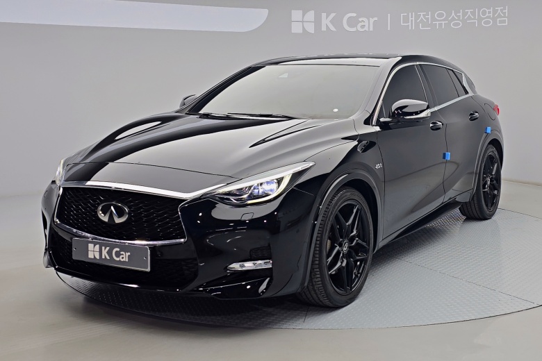 Infiniti Q30 2.0 Exclusive City Black