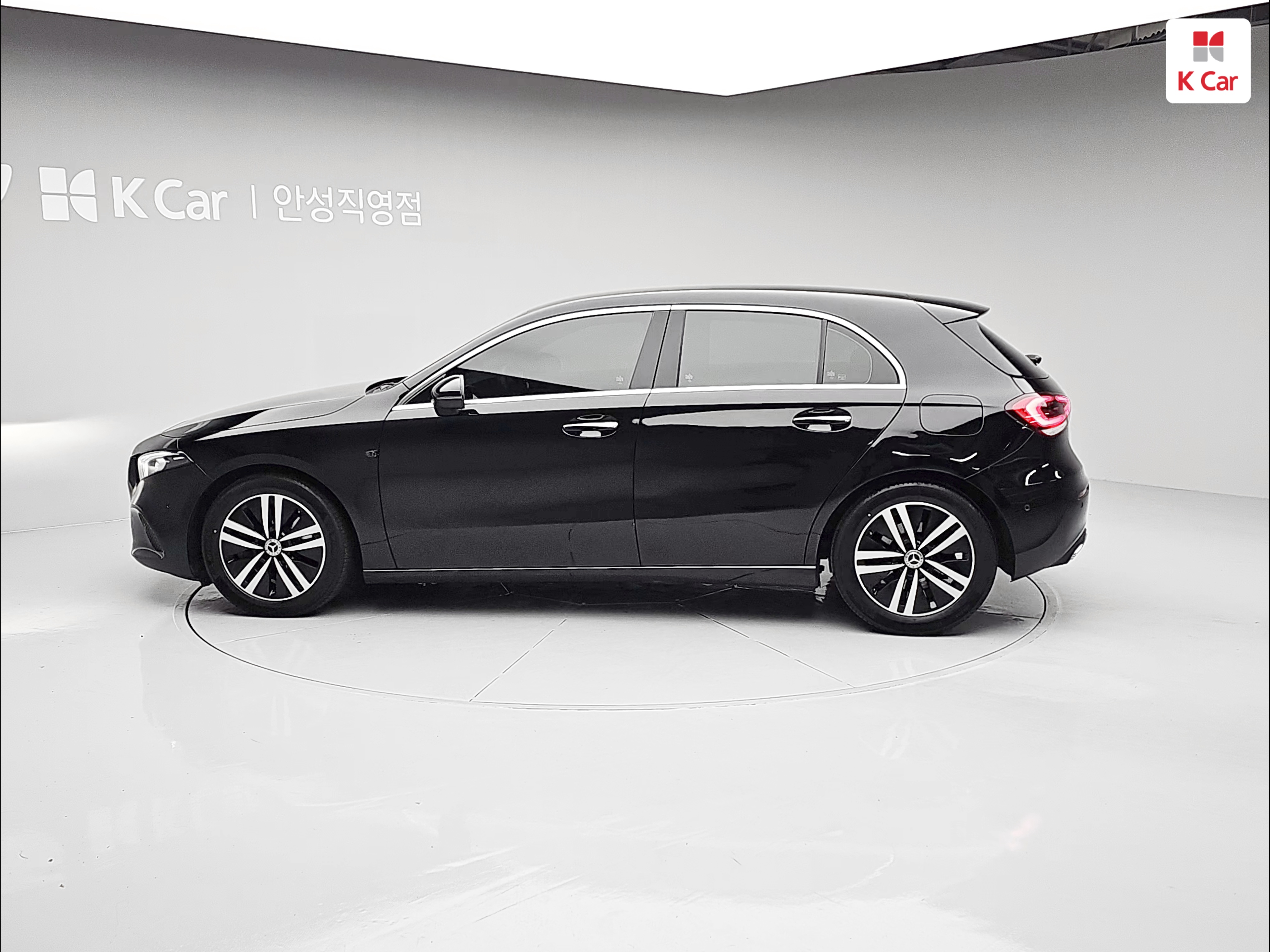 BENZ A-Class (4th Generation) A220