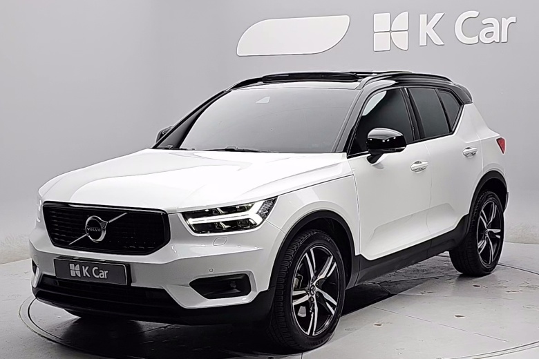 볼보 XC40 - фото 1