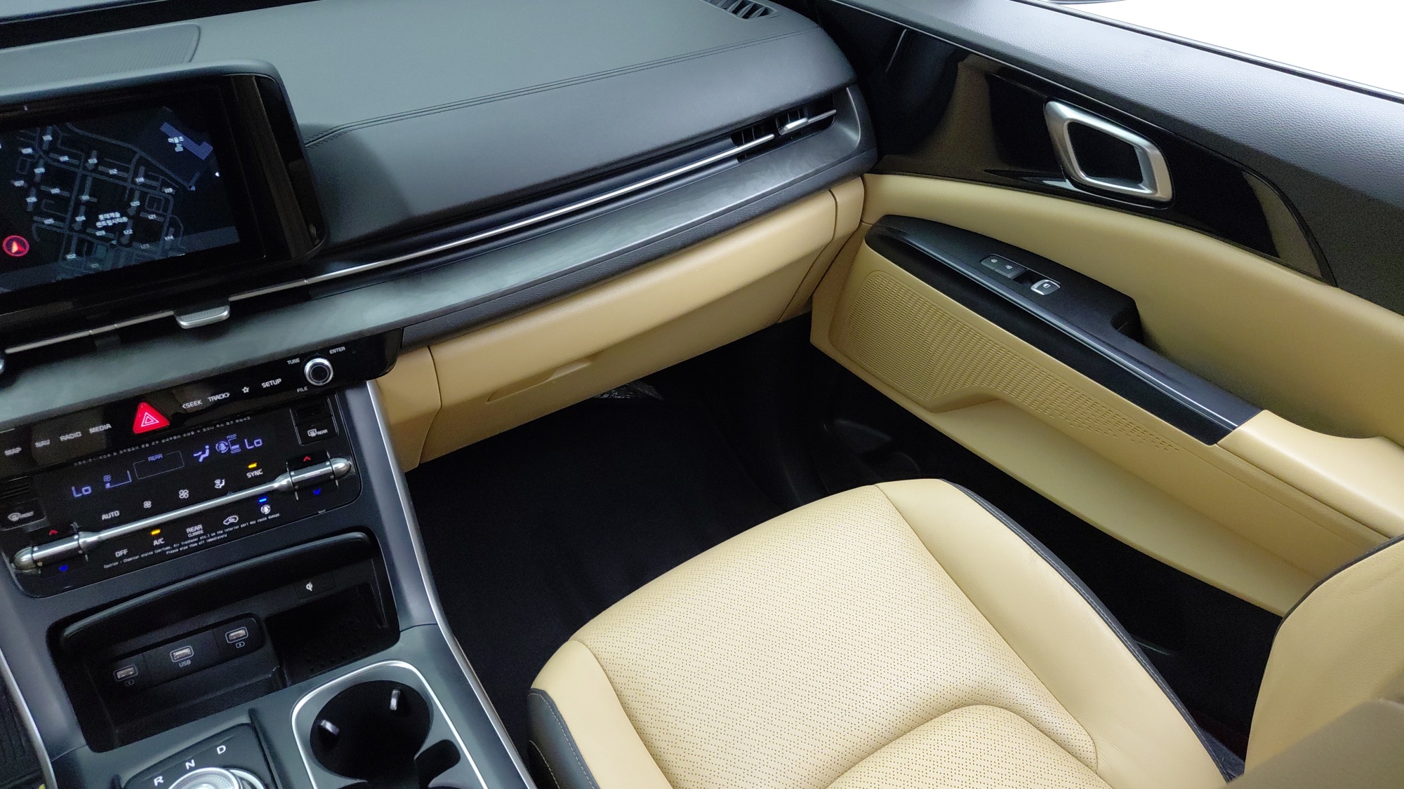 Kia Carnival дизель 2.2 (9 мест) Prestige, миниатюра 4
