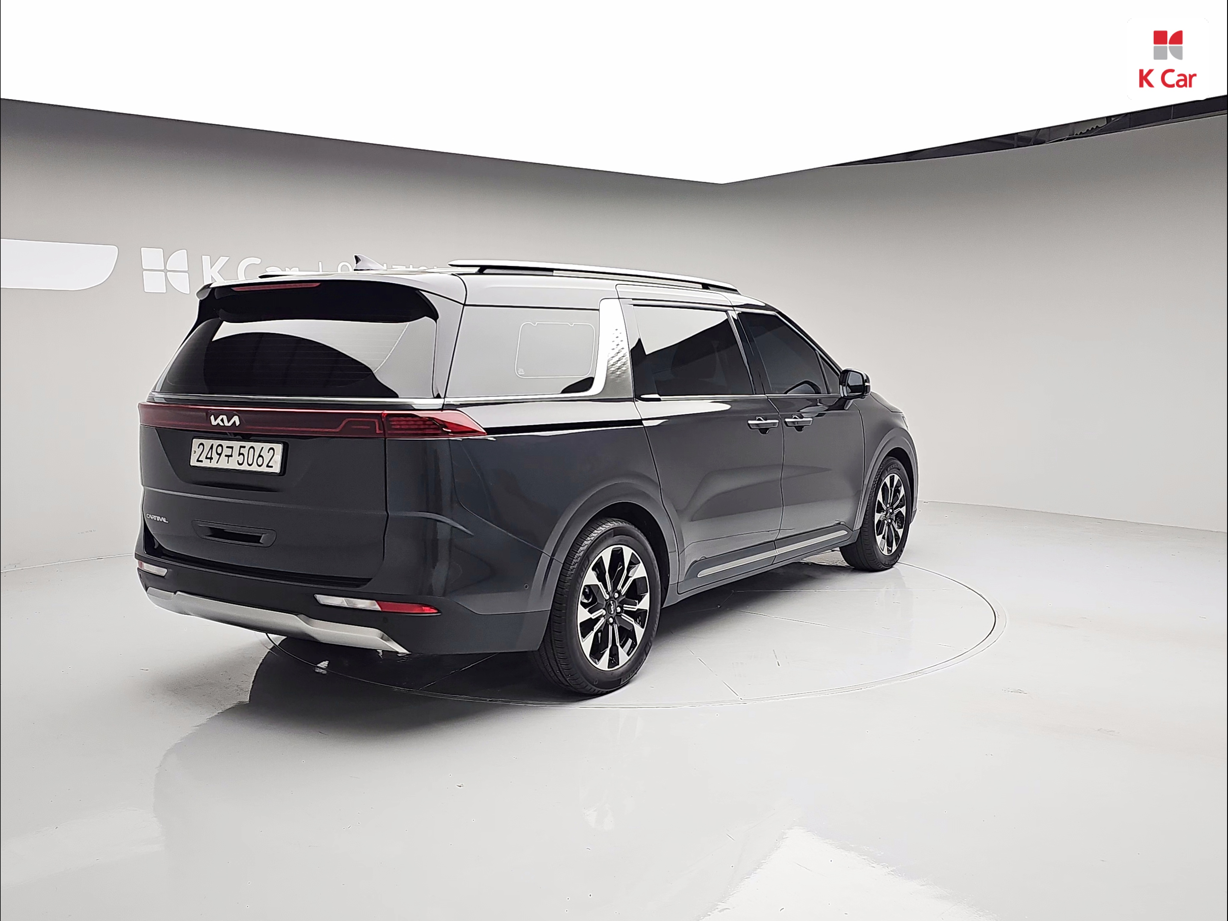 KIA New Carnival 9-Seater Diesel