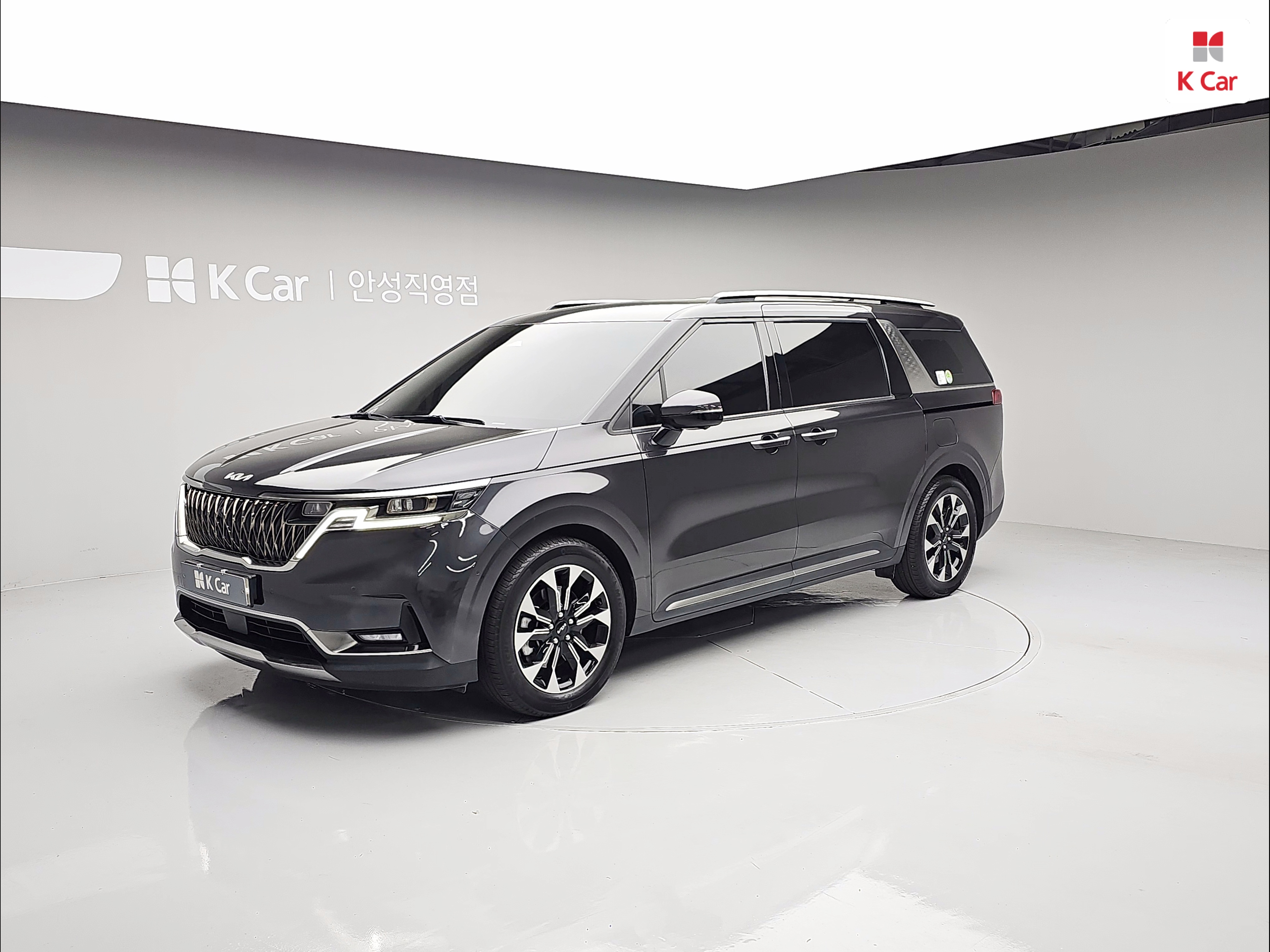 KIA New Carnival 9-Seater Diesel