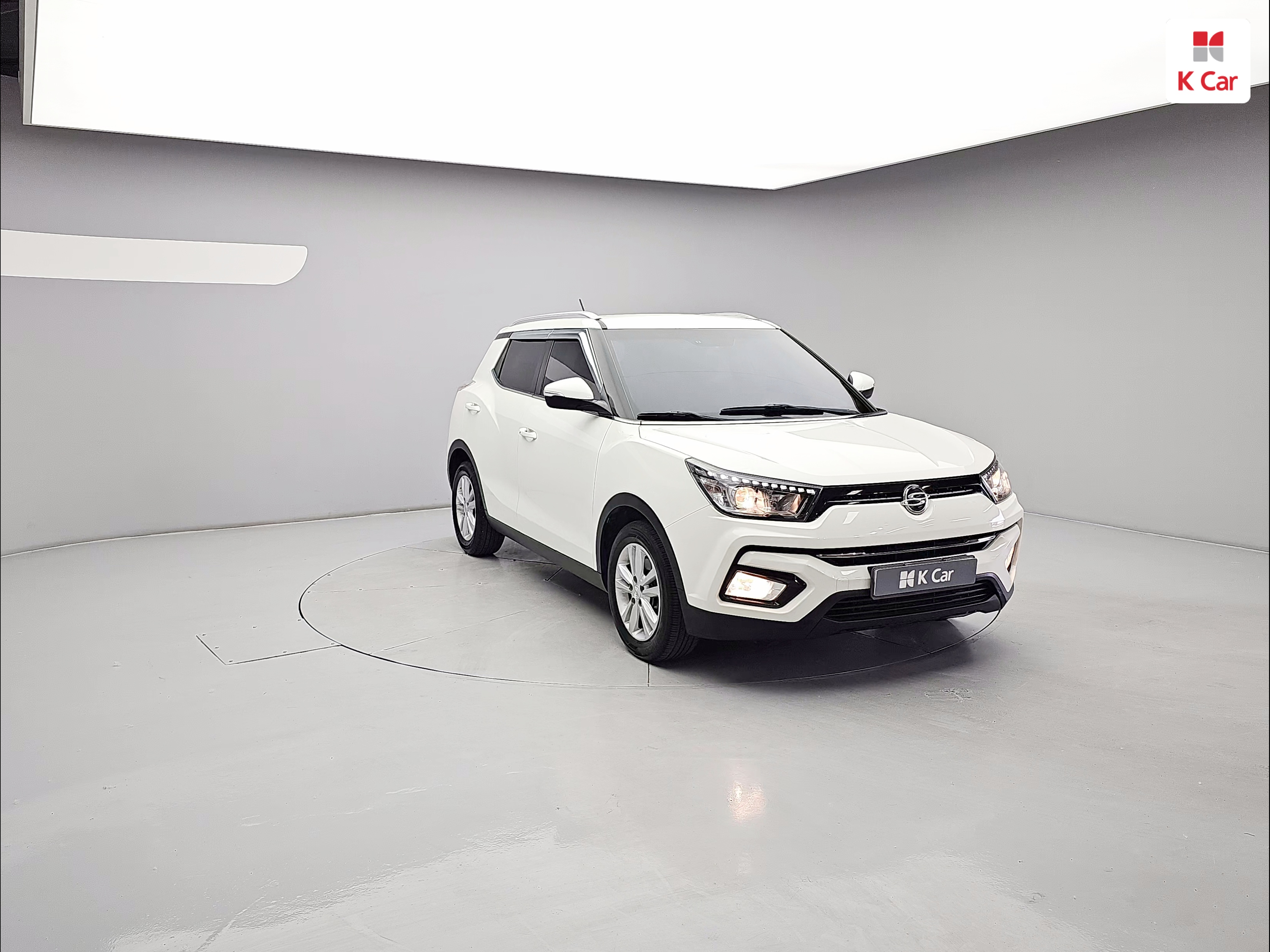 KG MOBILITY(SSANGYONG) Tivoli Armour 1.6 Gasoline