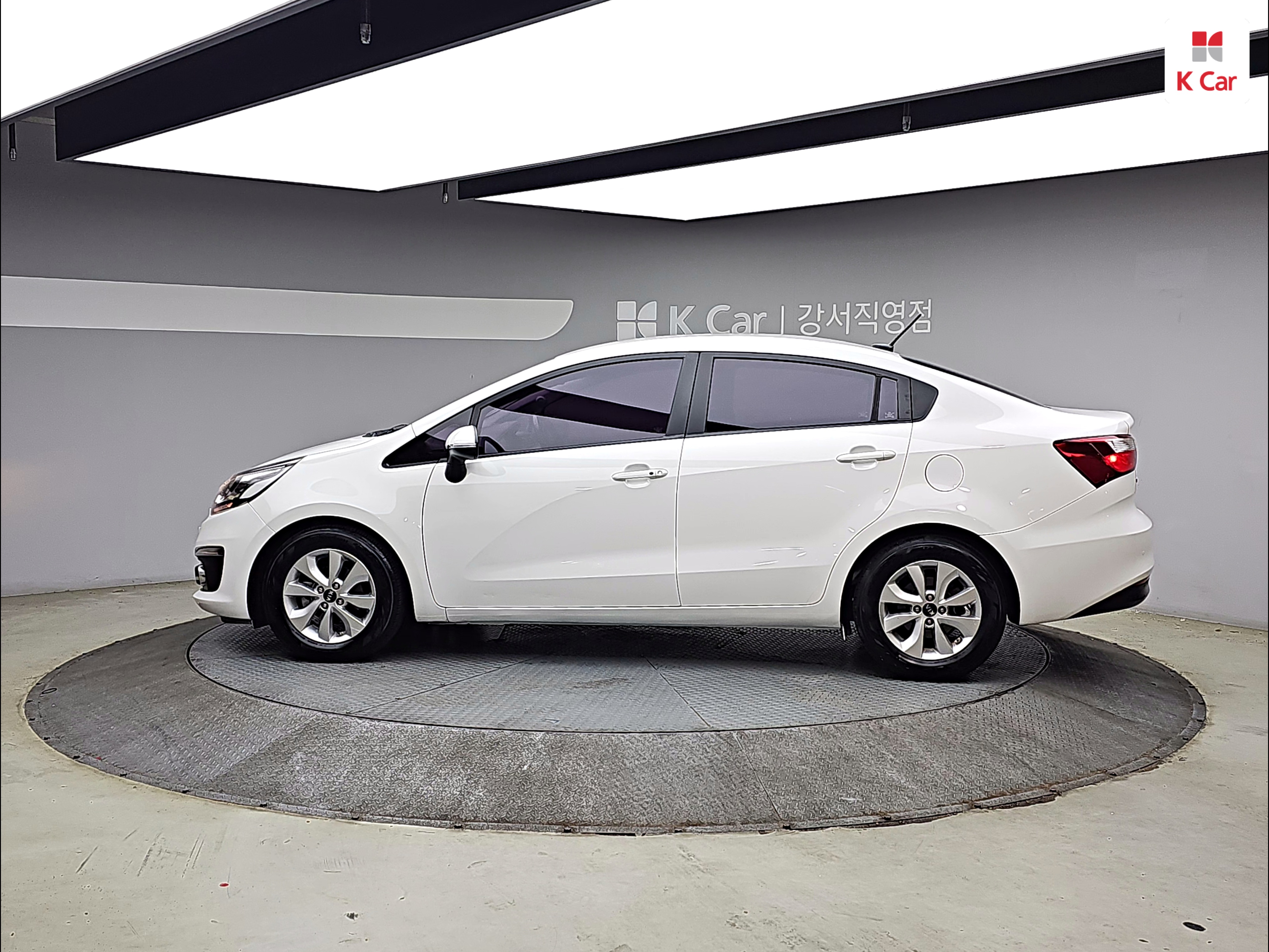 KIA The New Pride 4Door 1.6 GDI