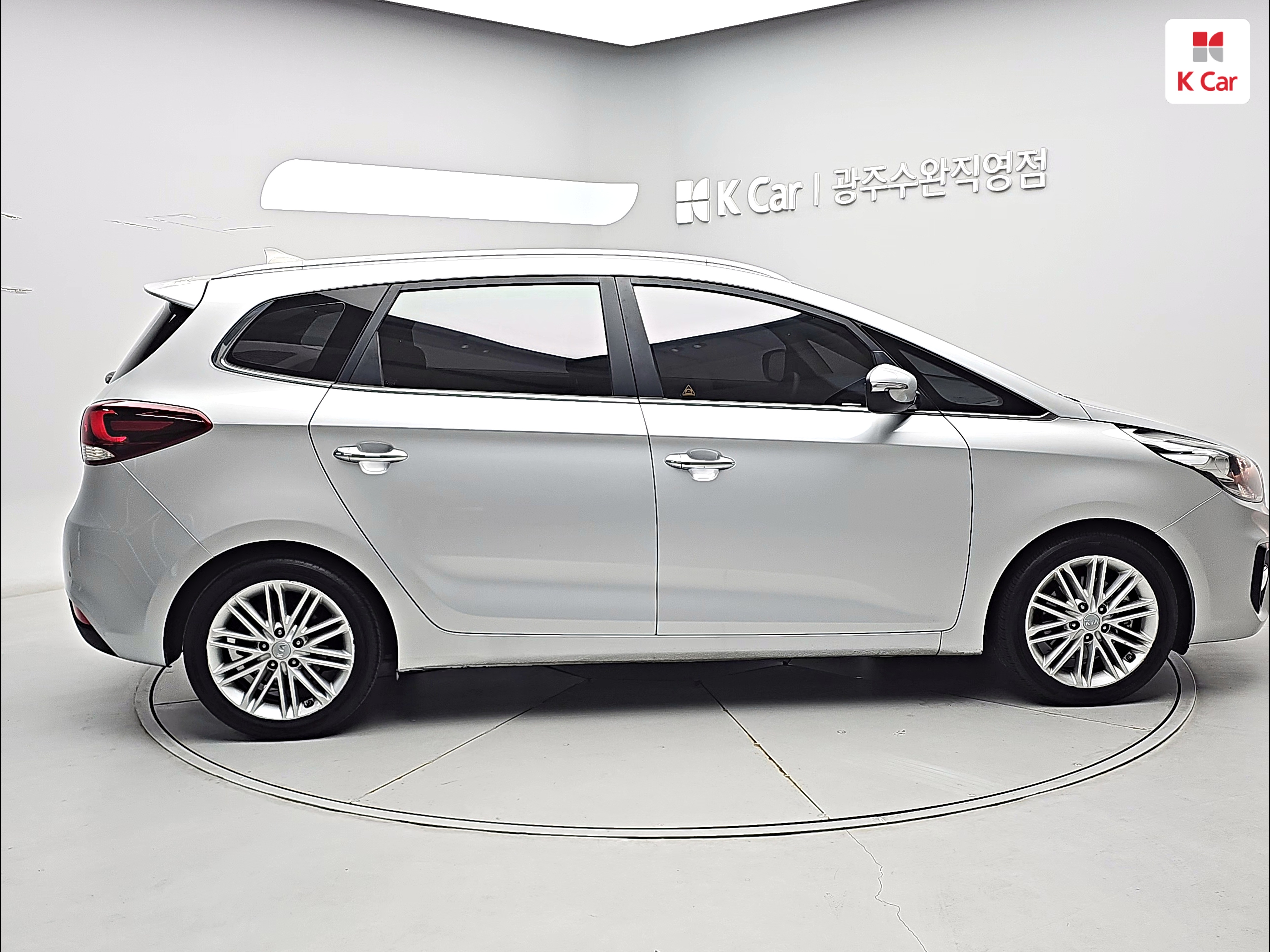 KIA The New Carens 2.0 LPi 7-Seater