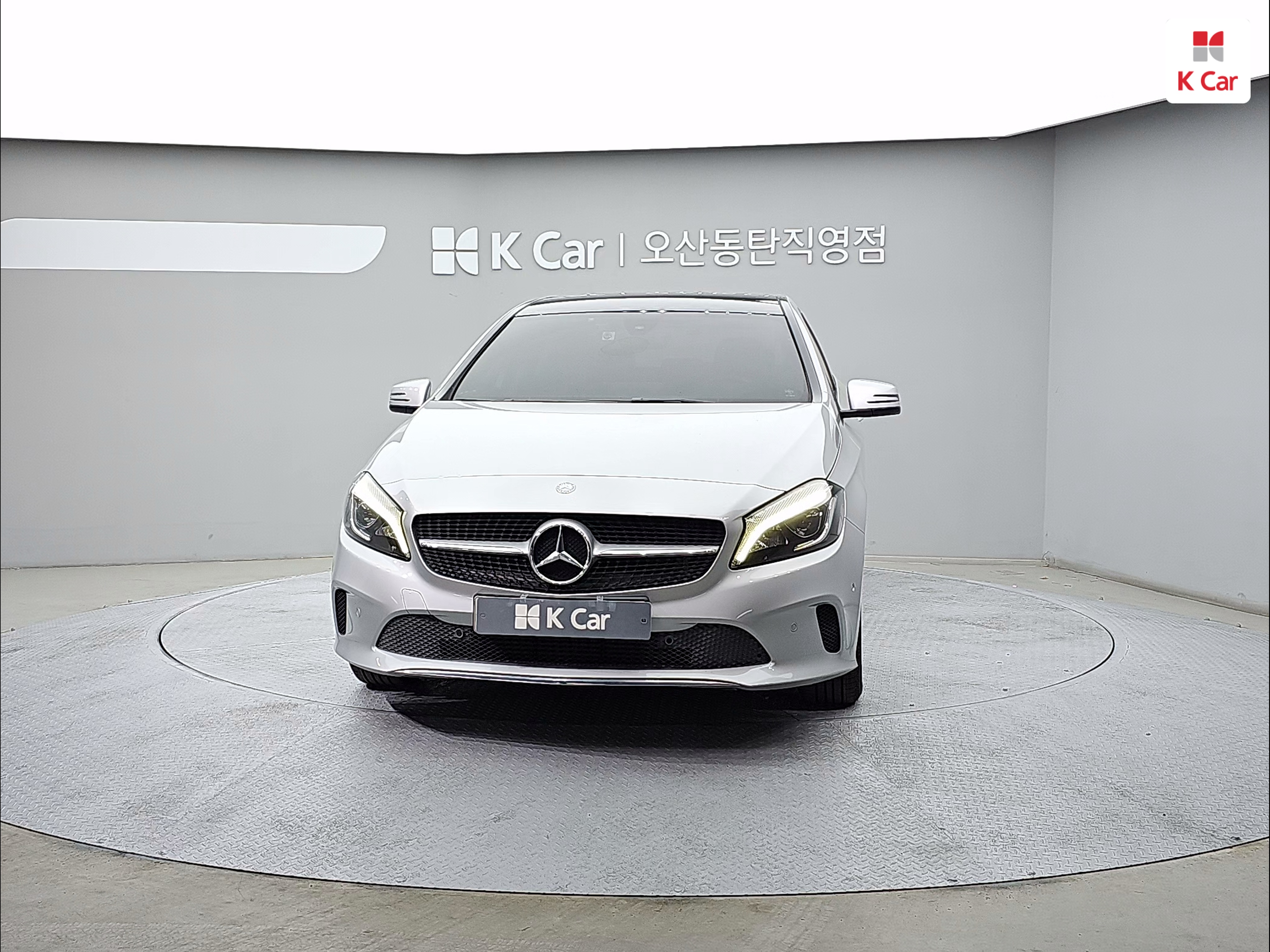 BENZ A-Class (3rd Generation) A200