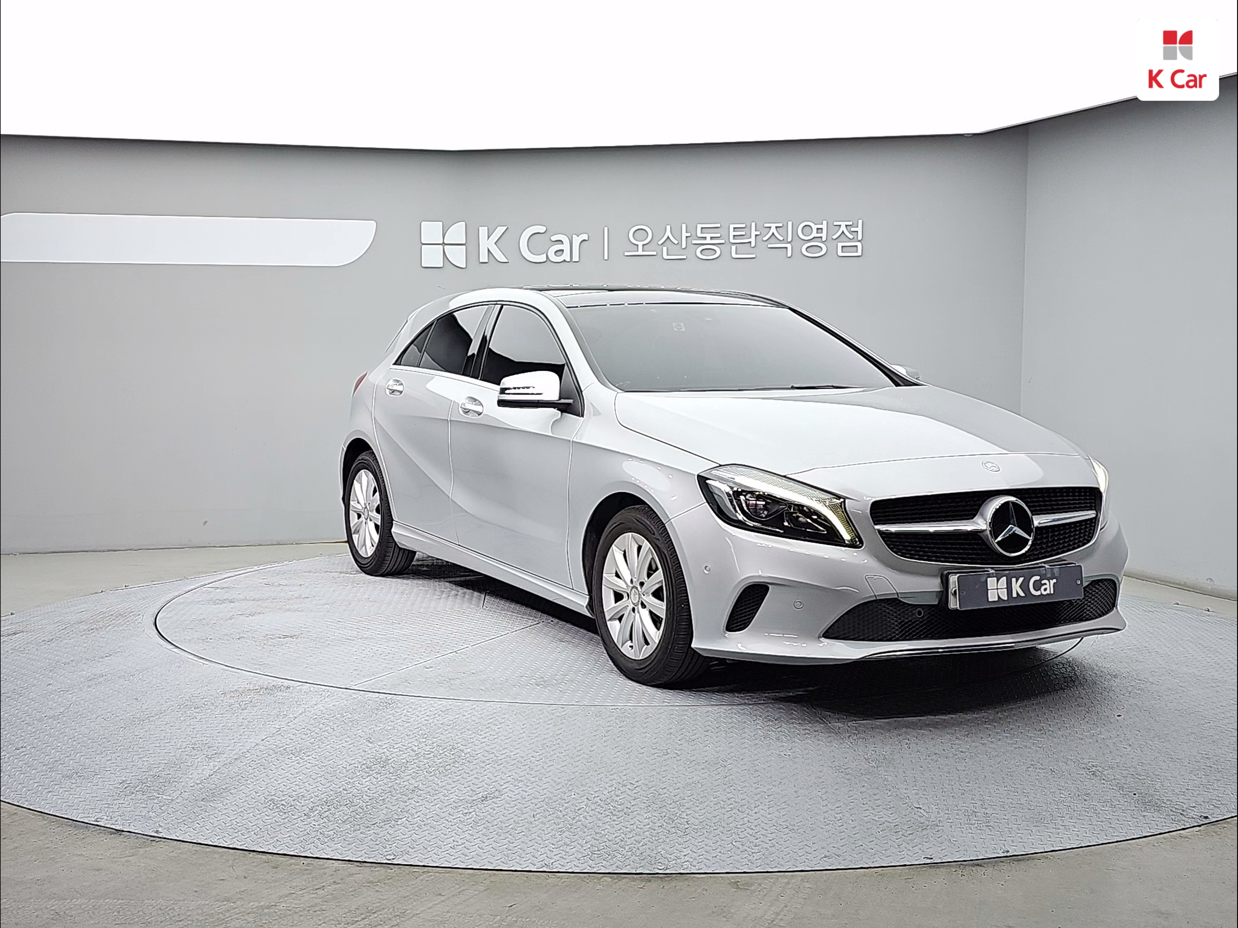 BENZ A-Class (3rd Generation) A200