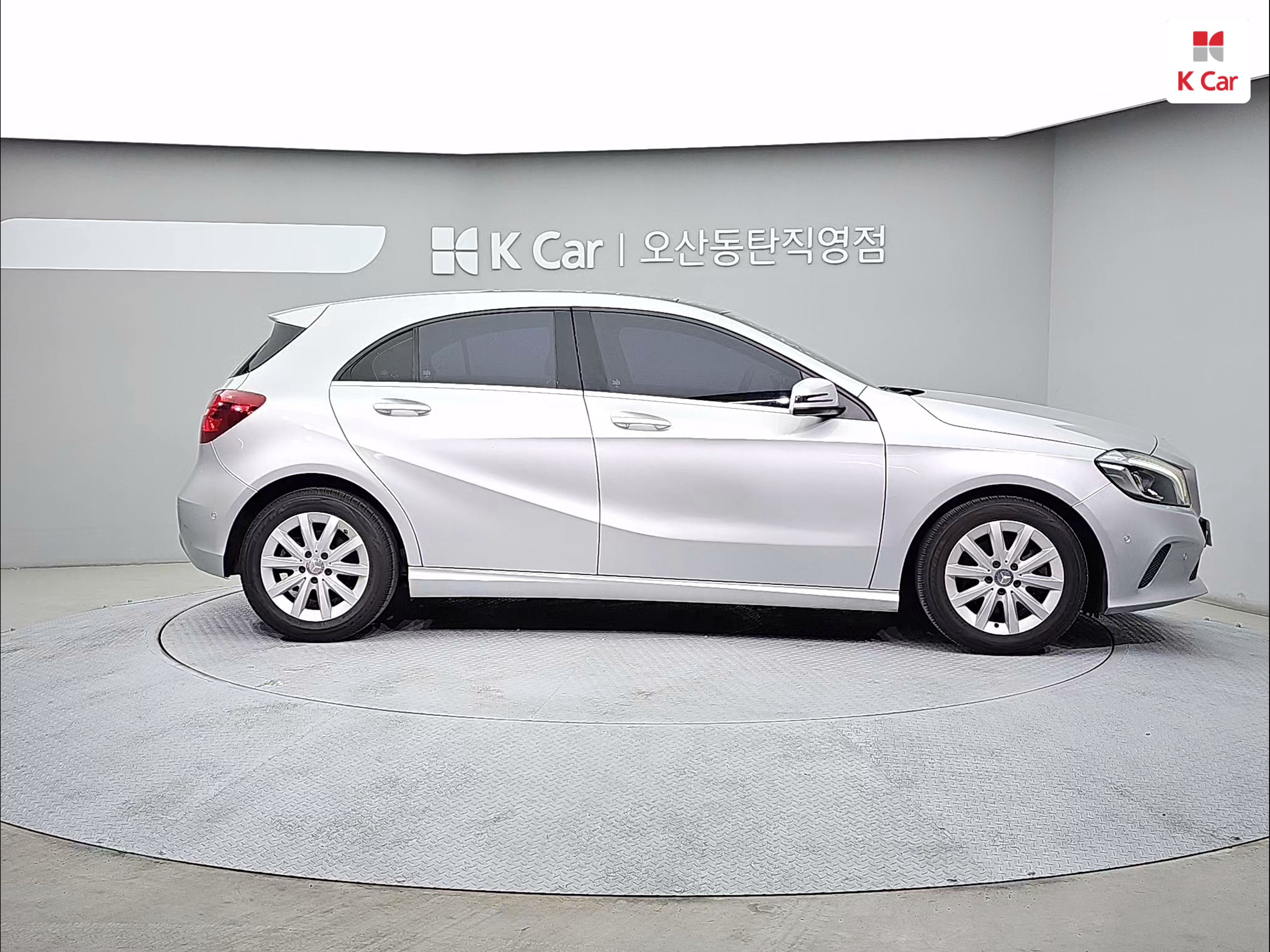 BENZ A-Class (3rd Generation) A200