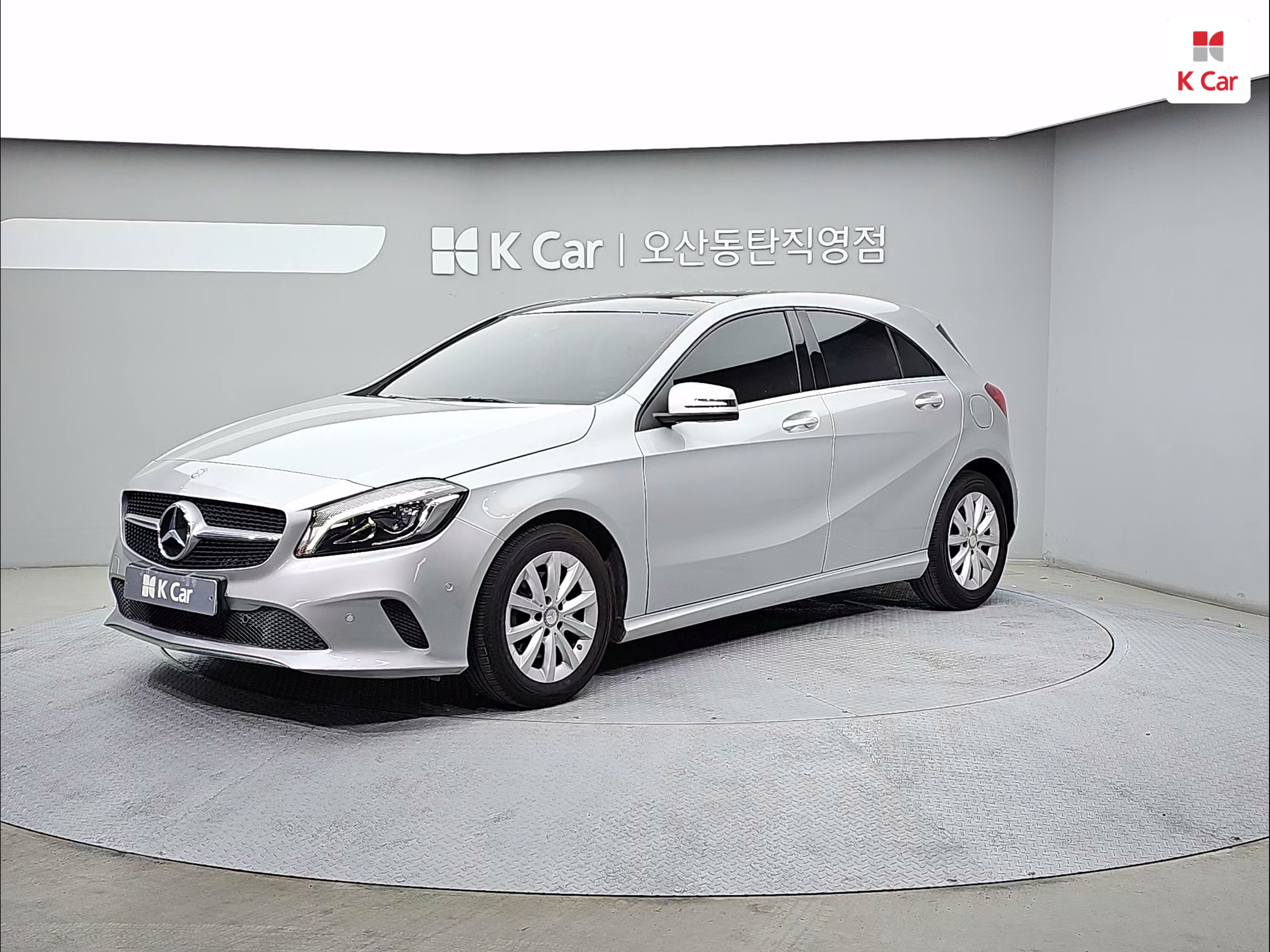 BENZ A-Class (3rd Generation) A200
