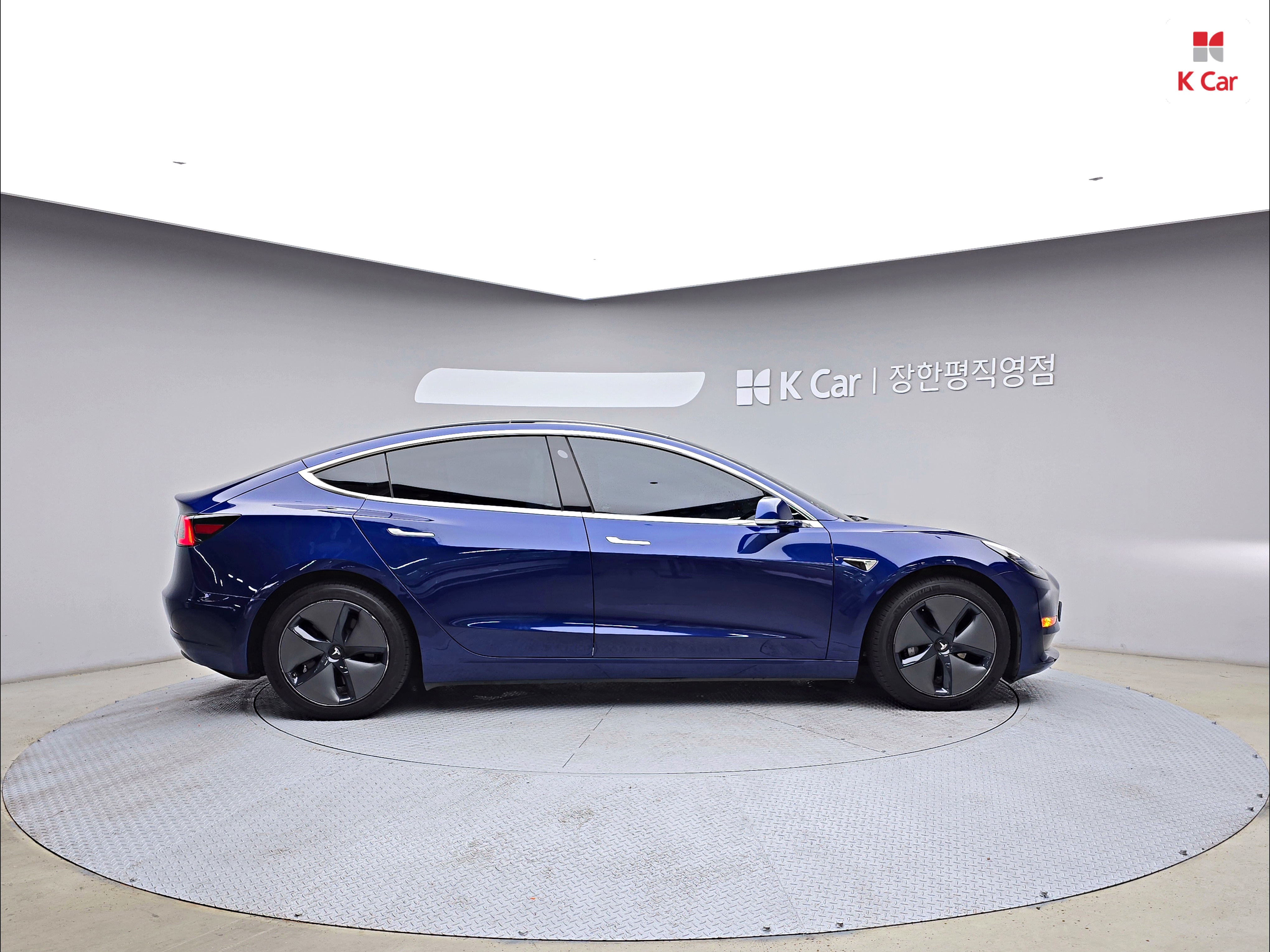 Tesla Model 3 EV AWD