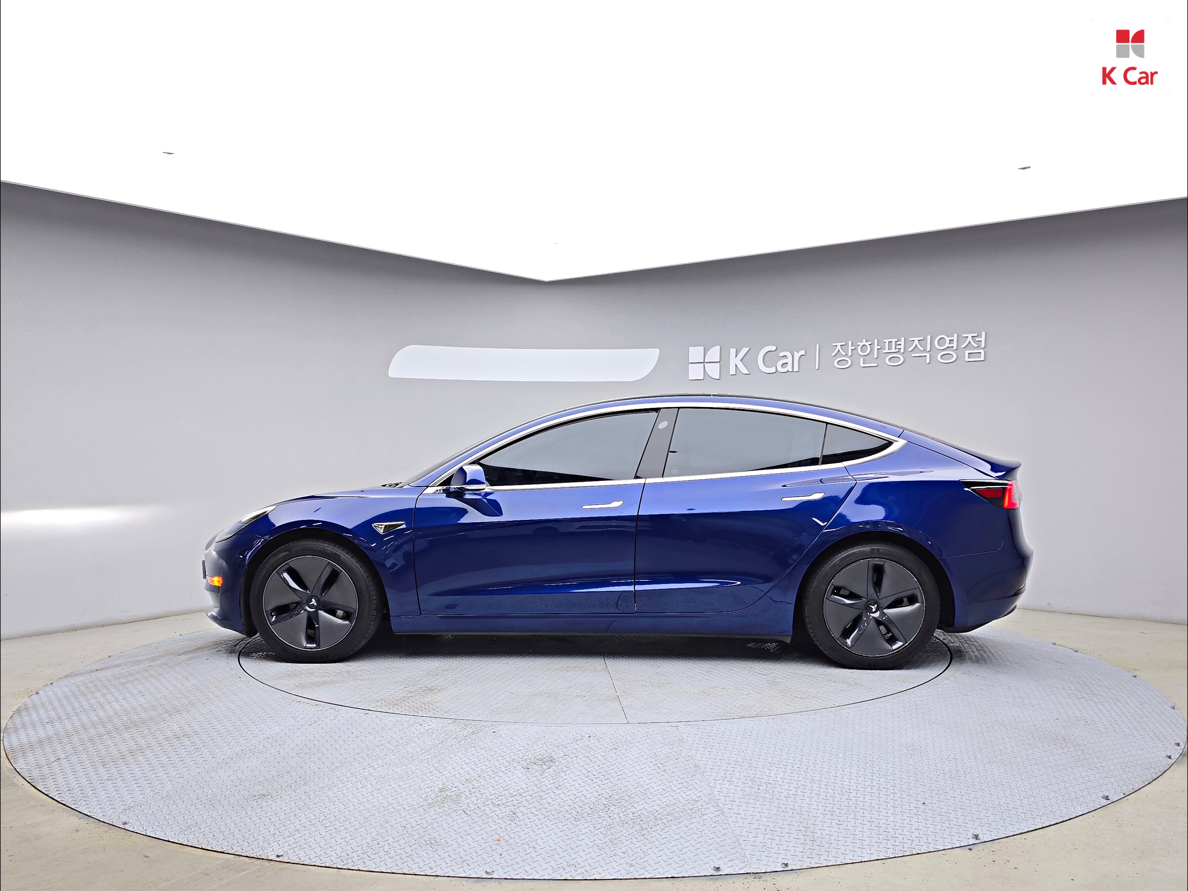 Tesla Model 3 EV AWD