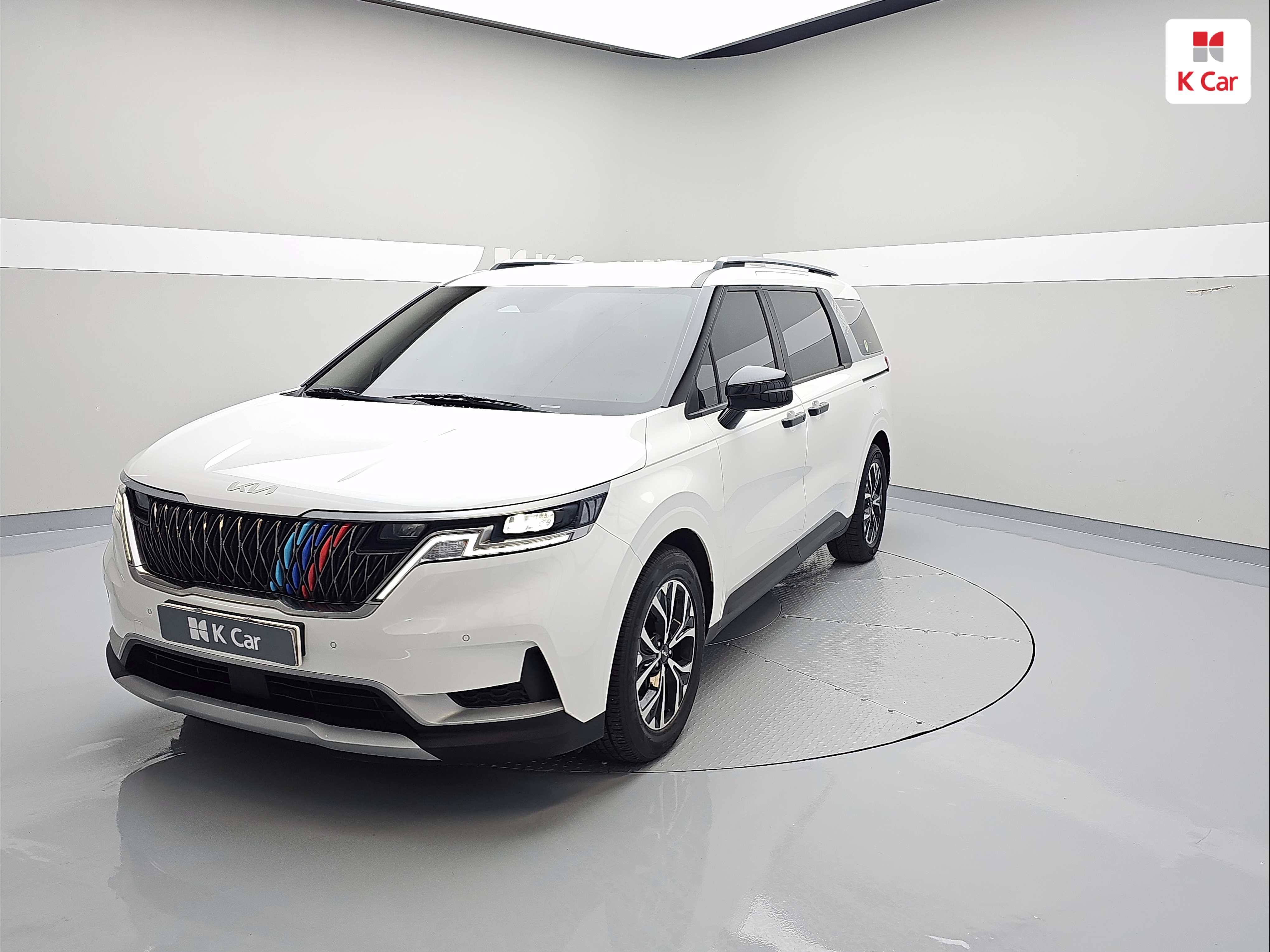 KIA New Carnival 9-Seater Diesel