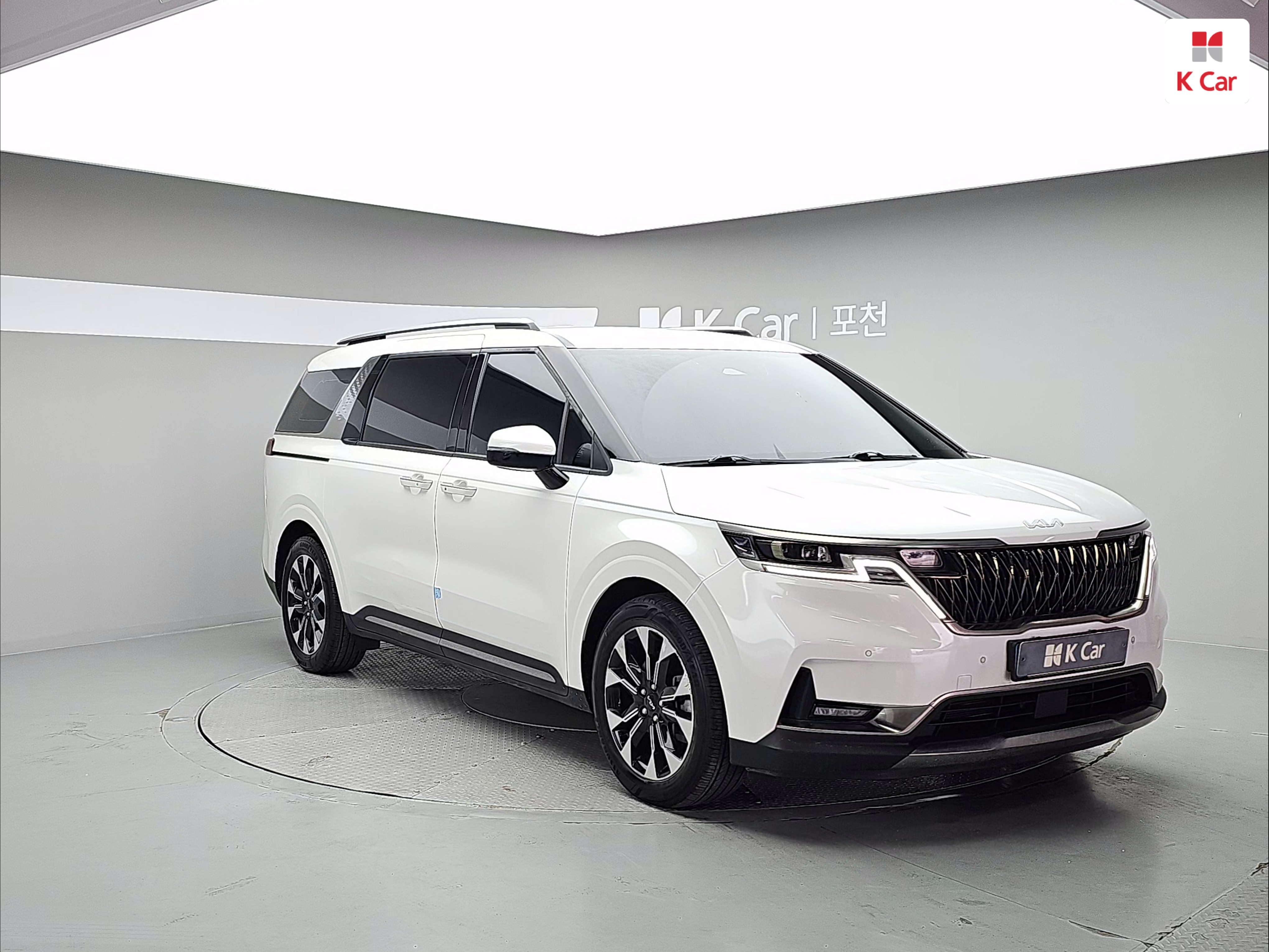 KIA New Carnival 9-Seater Diesel