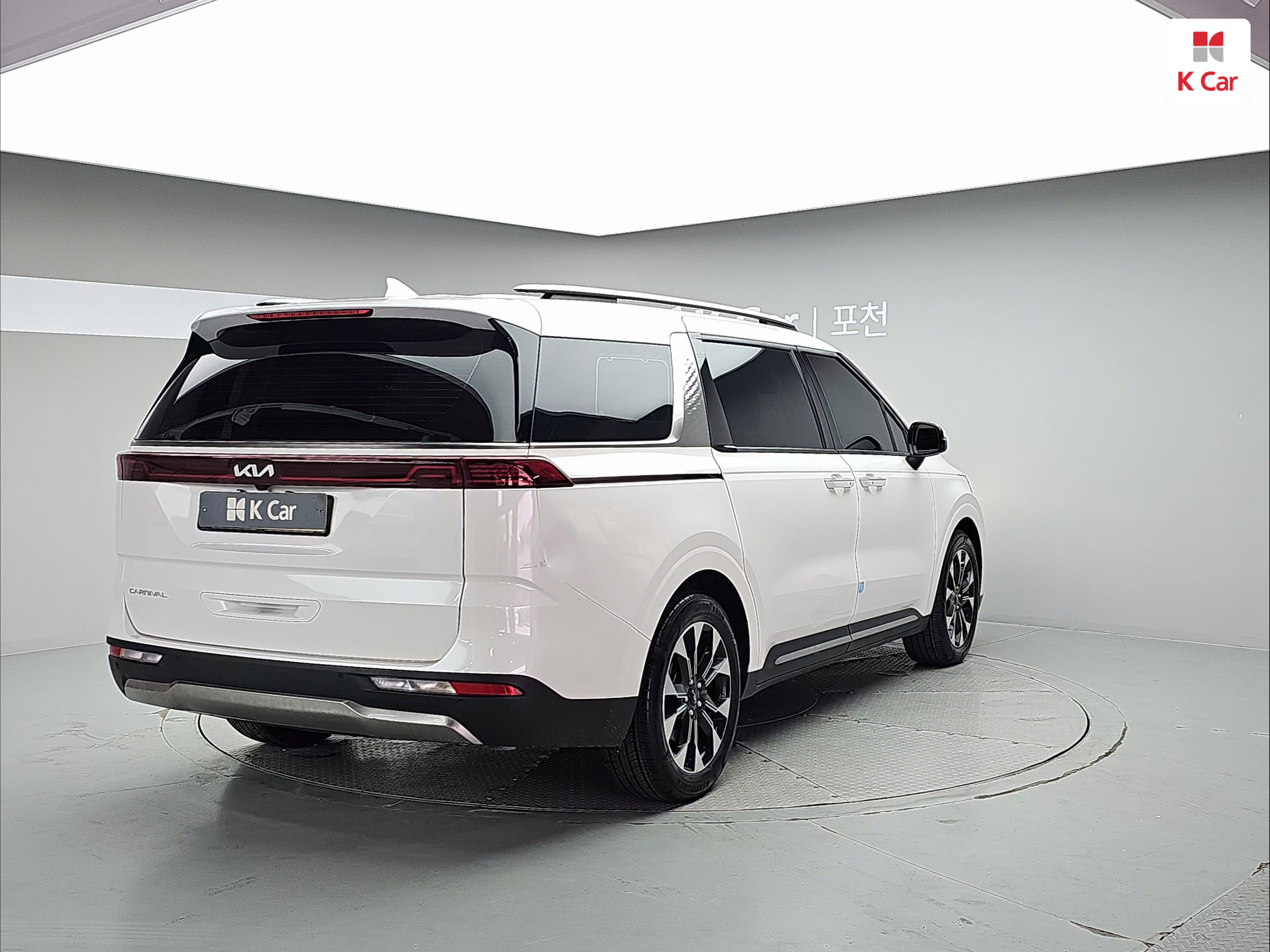 KIA New Carnival 9-Seater Diesel