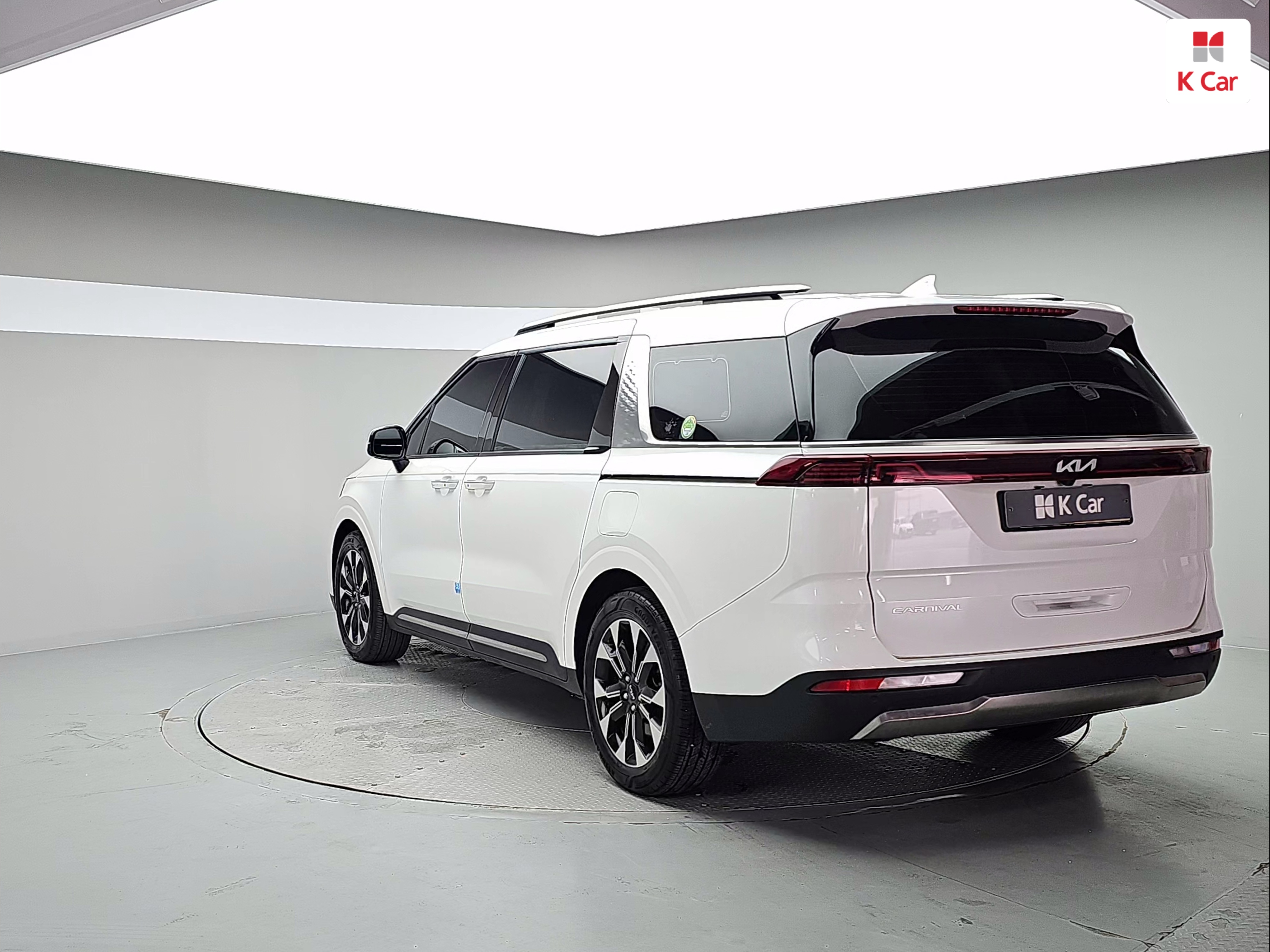 KIA New Carnival 9-Seater Diesel