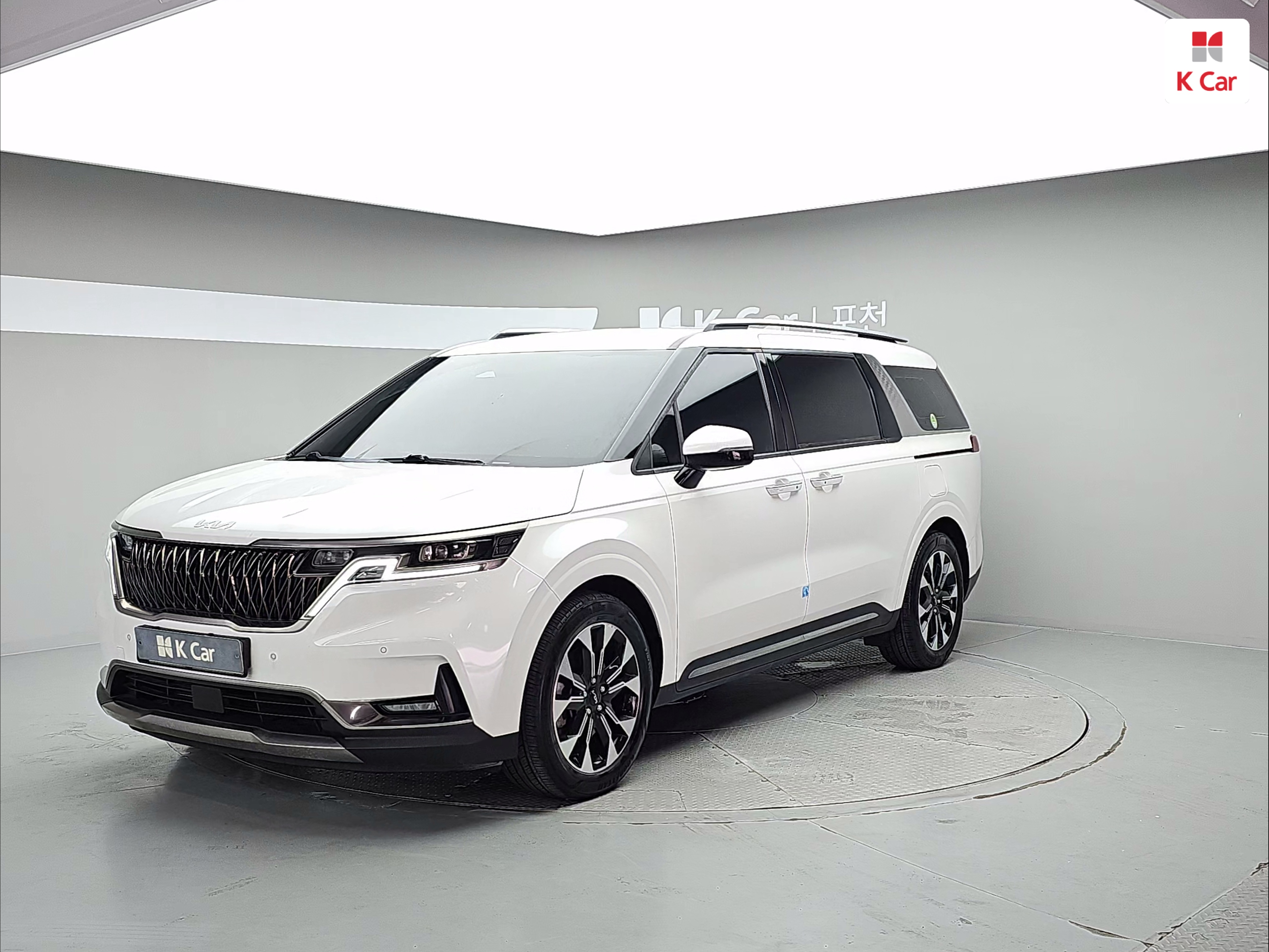 KIA New Carnival 9-Seater Diesel