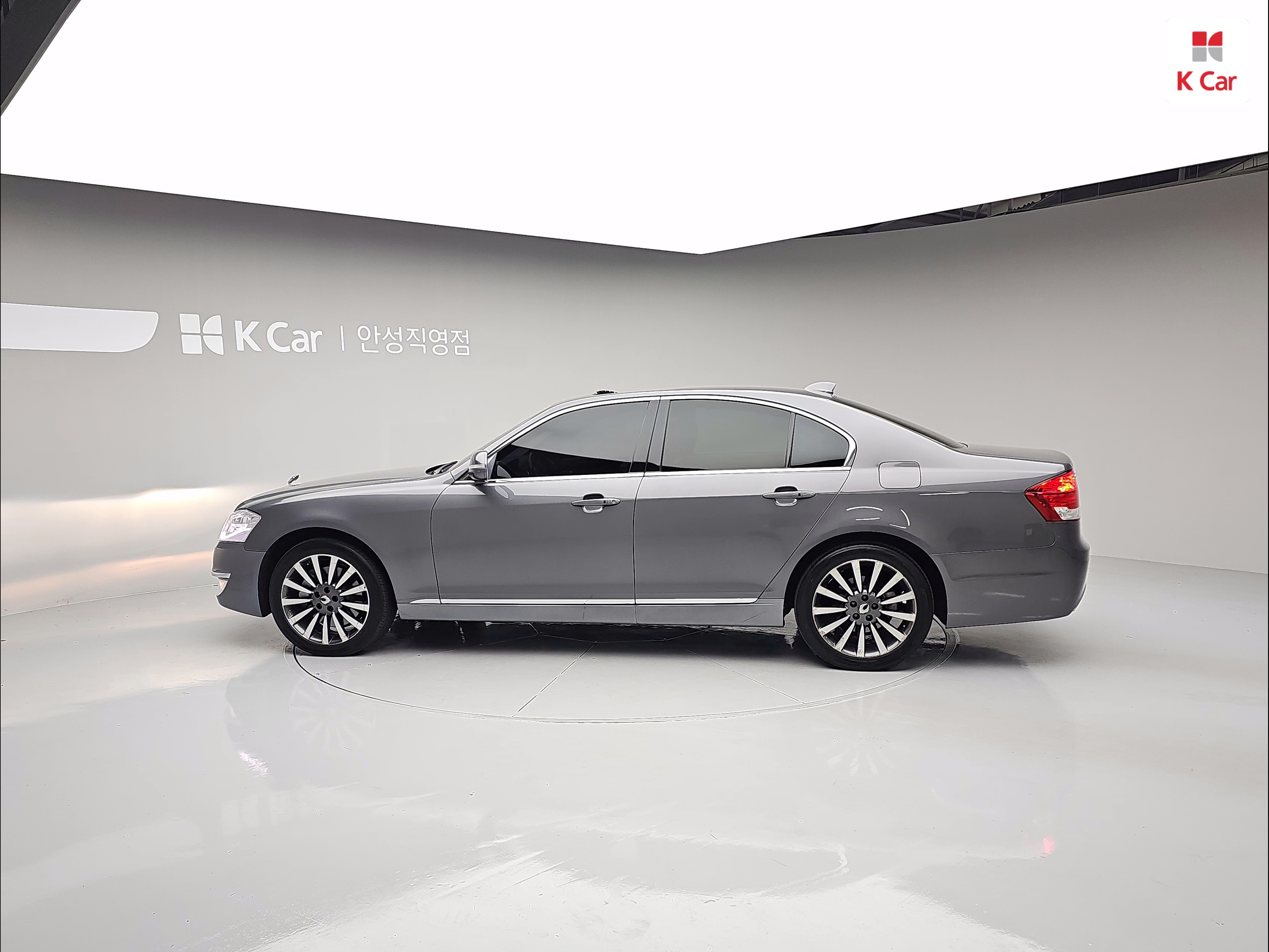 KG MOBILITY(SSANGYONG) New Chairman W CW700 4TRONIC