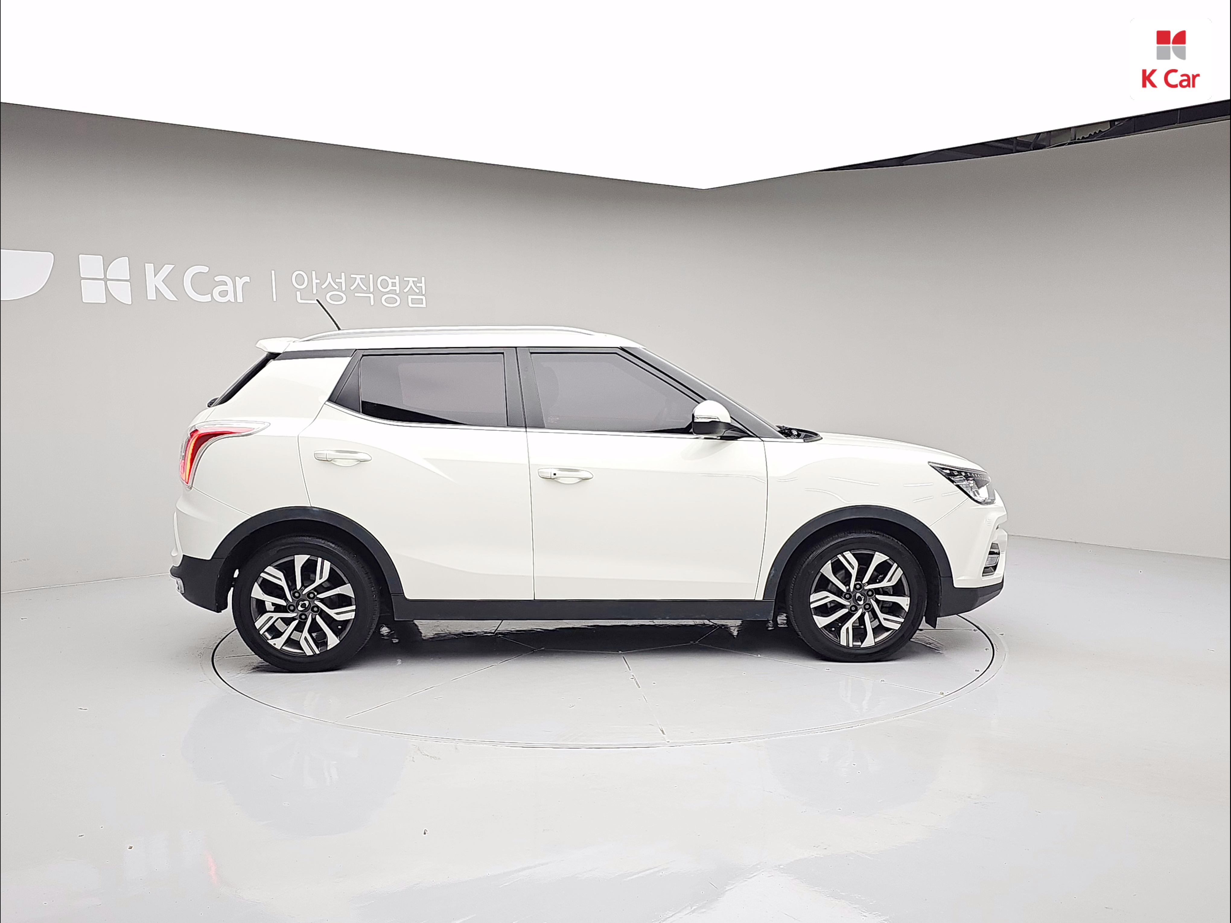 KGM 티볼리 아머 기어 플러스 2WD