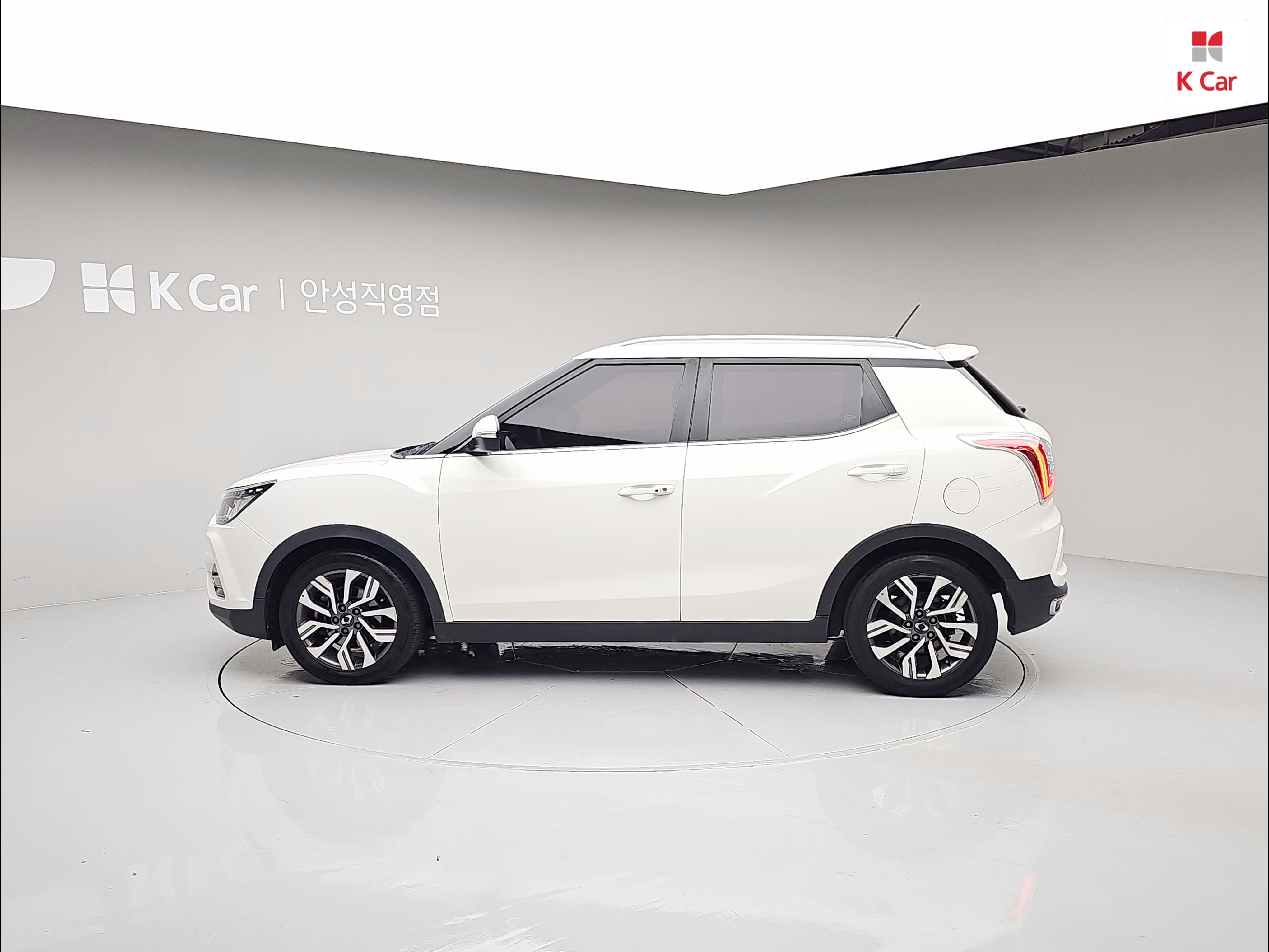 KGM 티볼리 아머 기어 플러스 2WD