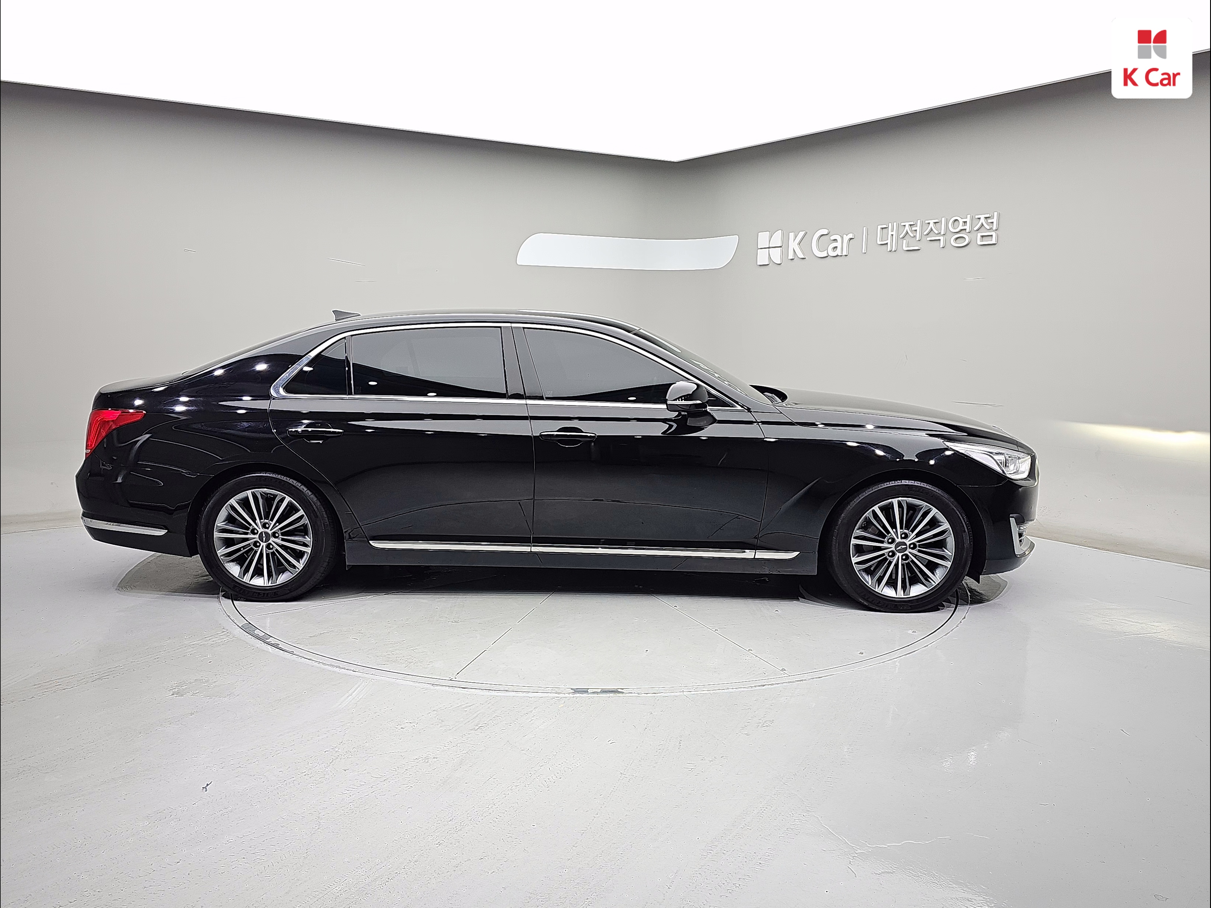 GENESIS EQ900 3.8 GDi AWD