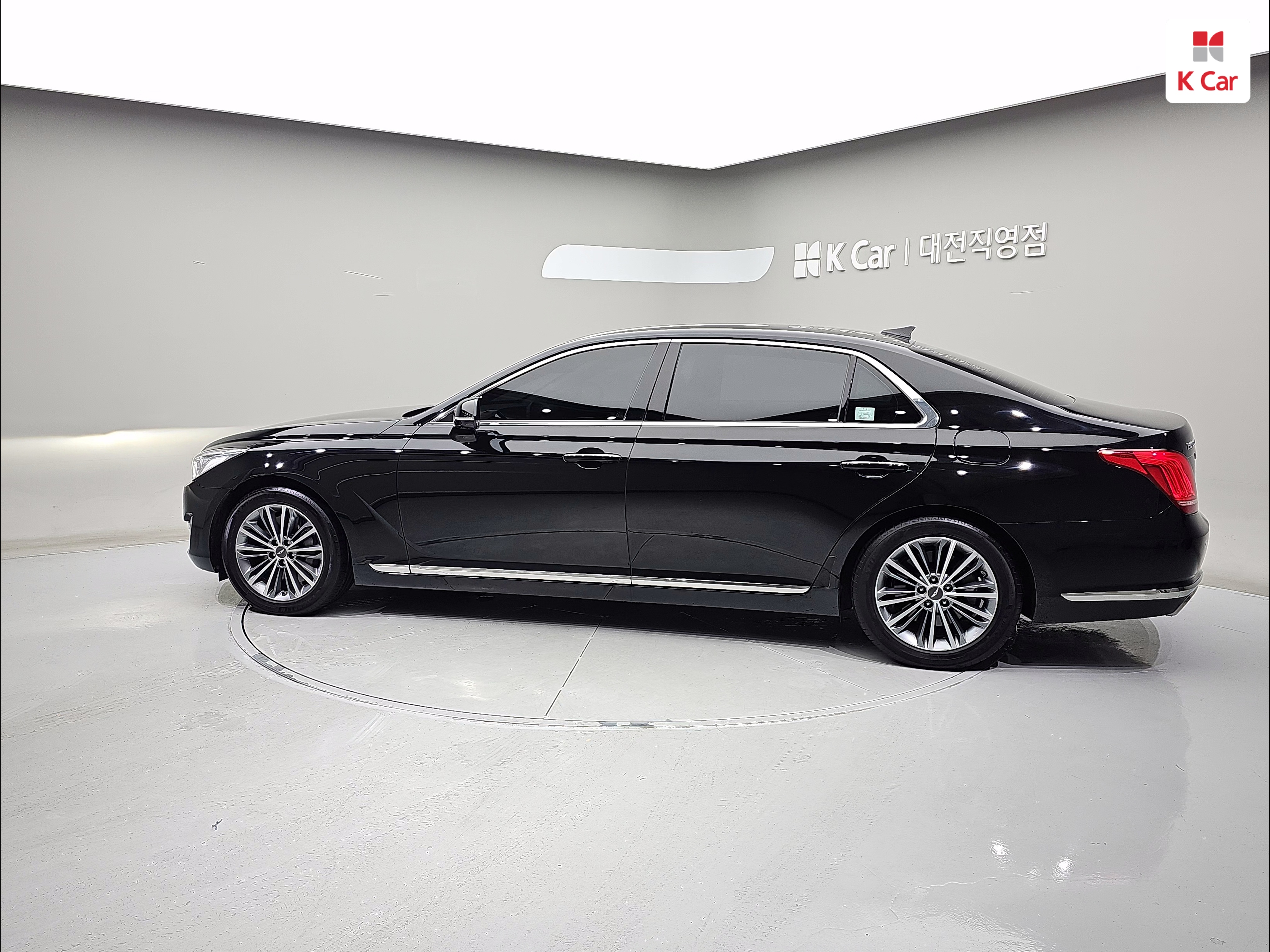 GENESIS EQ900 3.8 GDi AWD