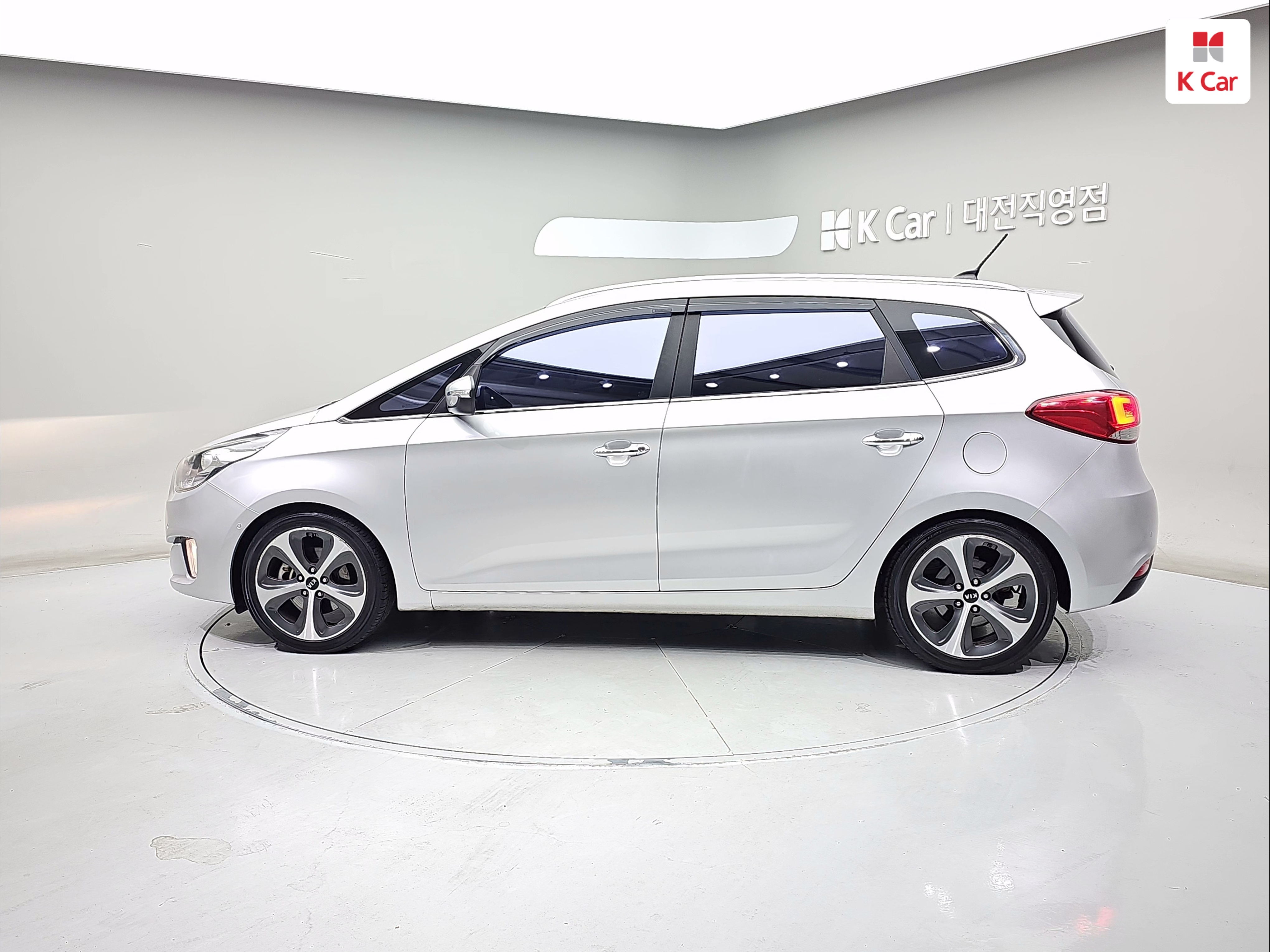 KIA All New Carens 2.0 LPI
