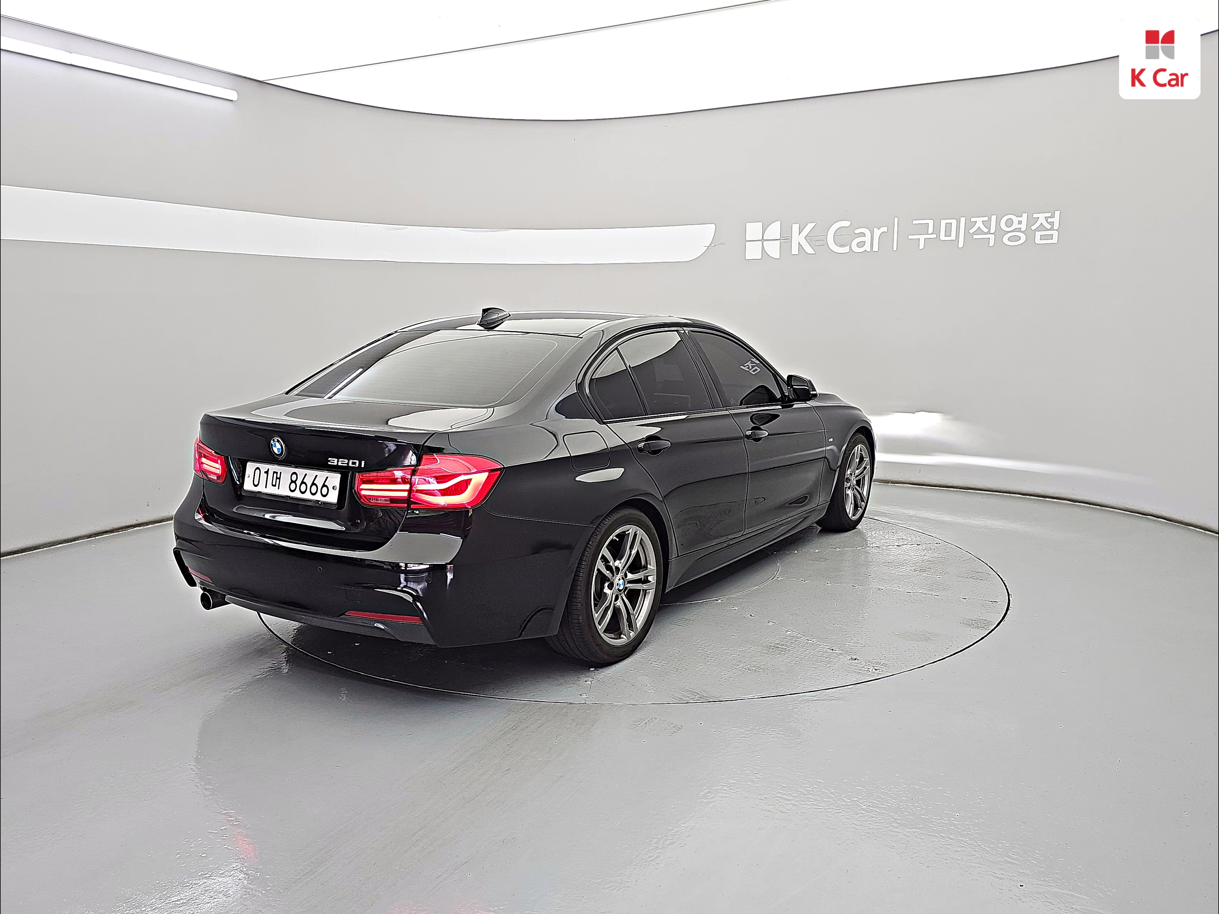 BMW 3 Series (6th Generation) 320i
