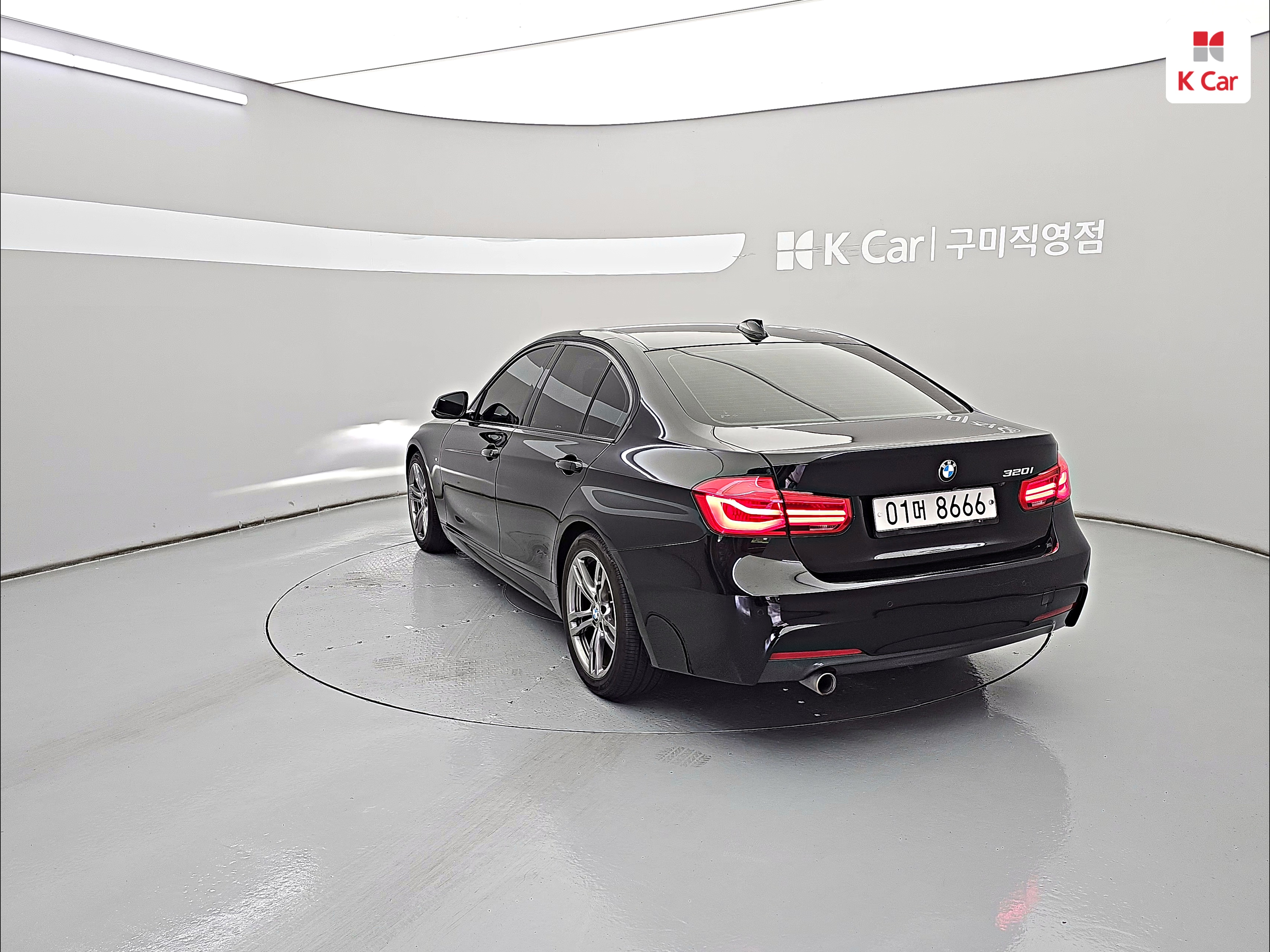 BMW 3 Series (6th Generation) 320i
