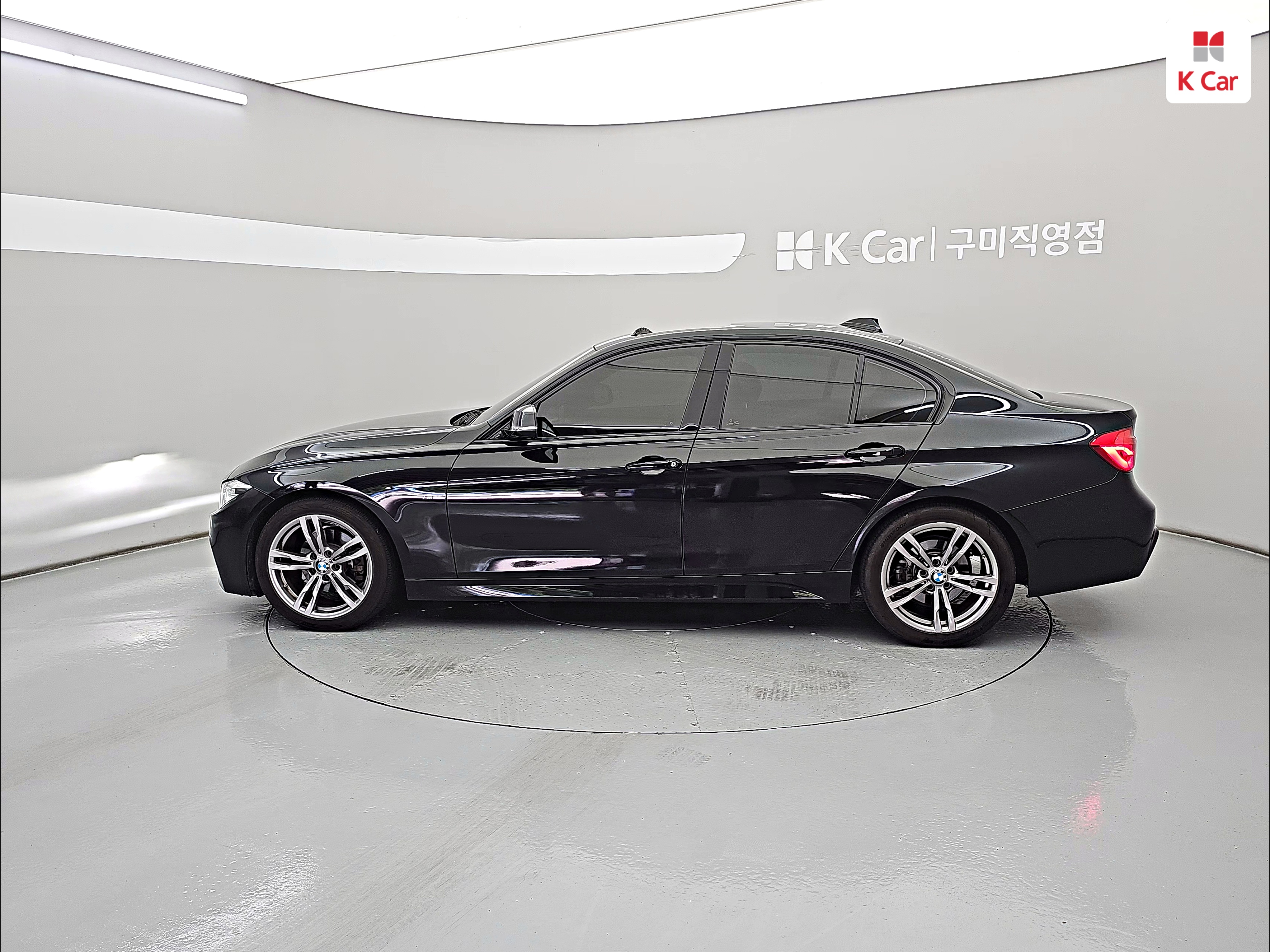 BMW 3 Series (6th Generation) 320i