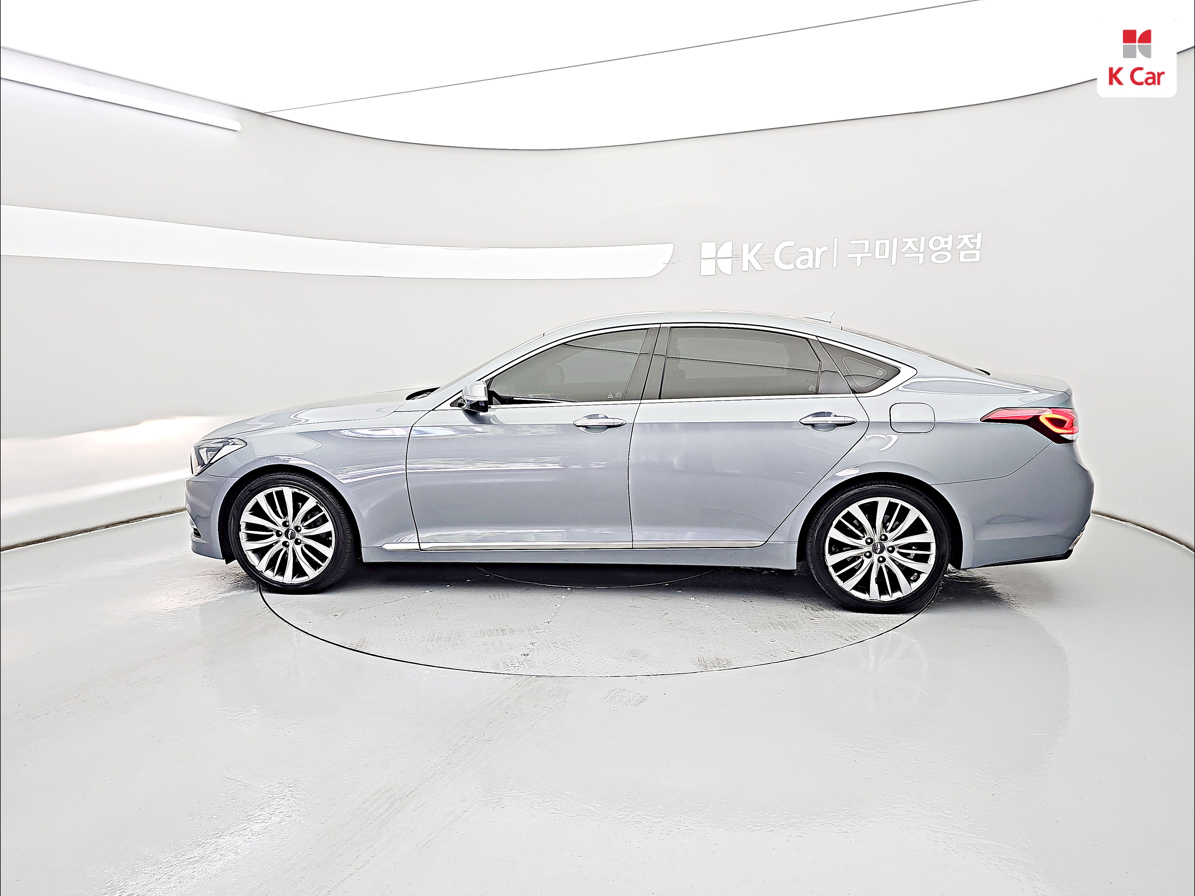HYUNDAI Genesis DH G330
