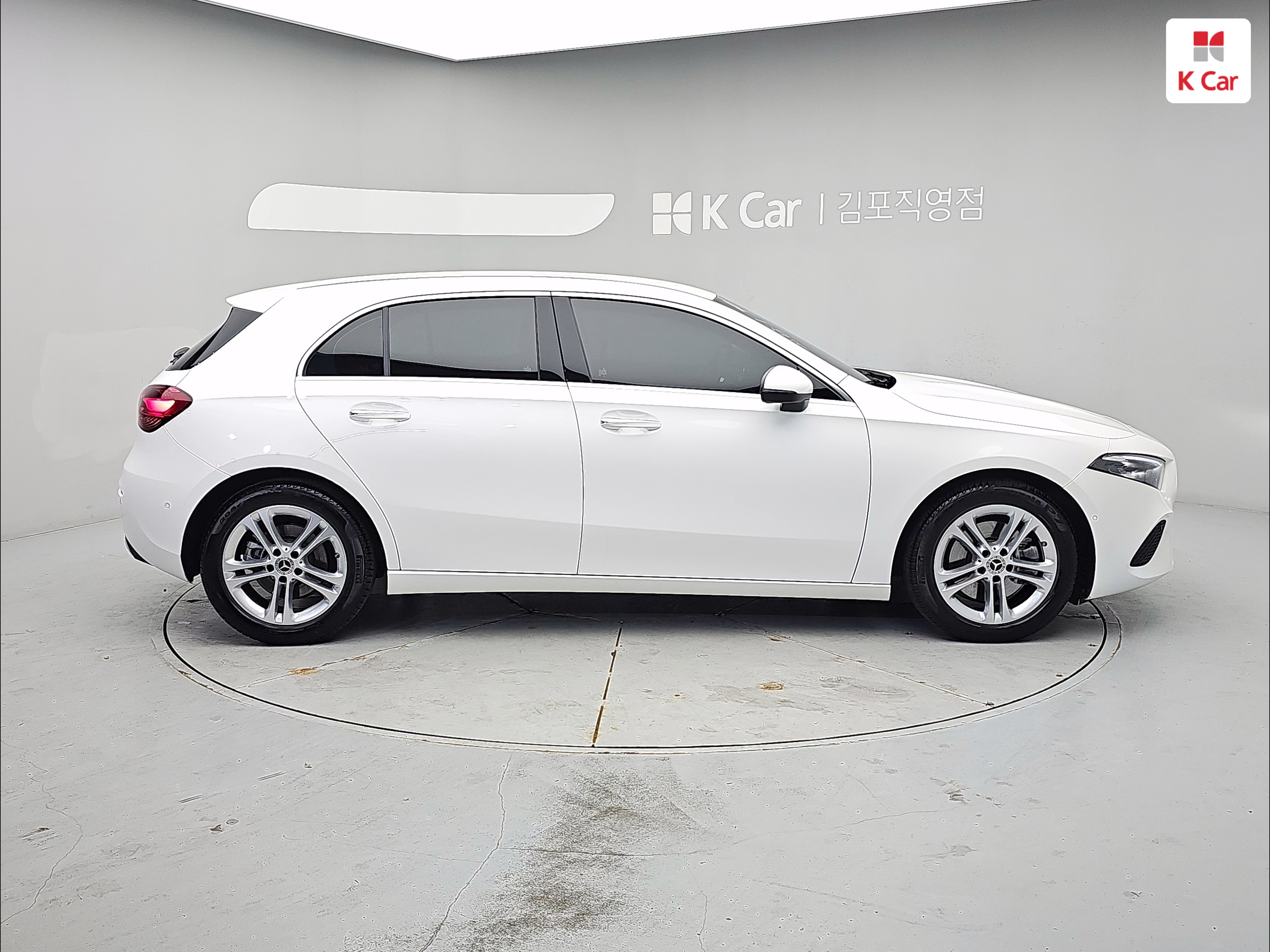 BENZ A-Class (4th Generation) A220