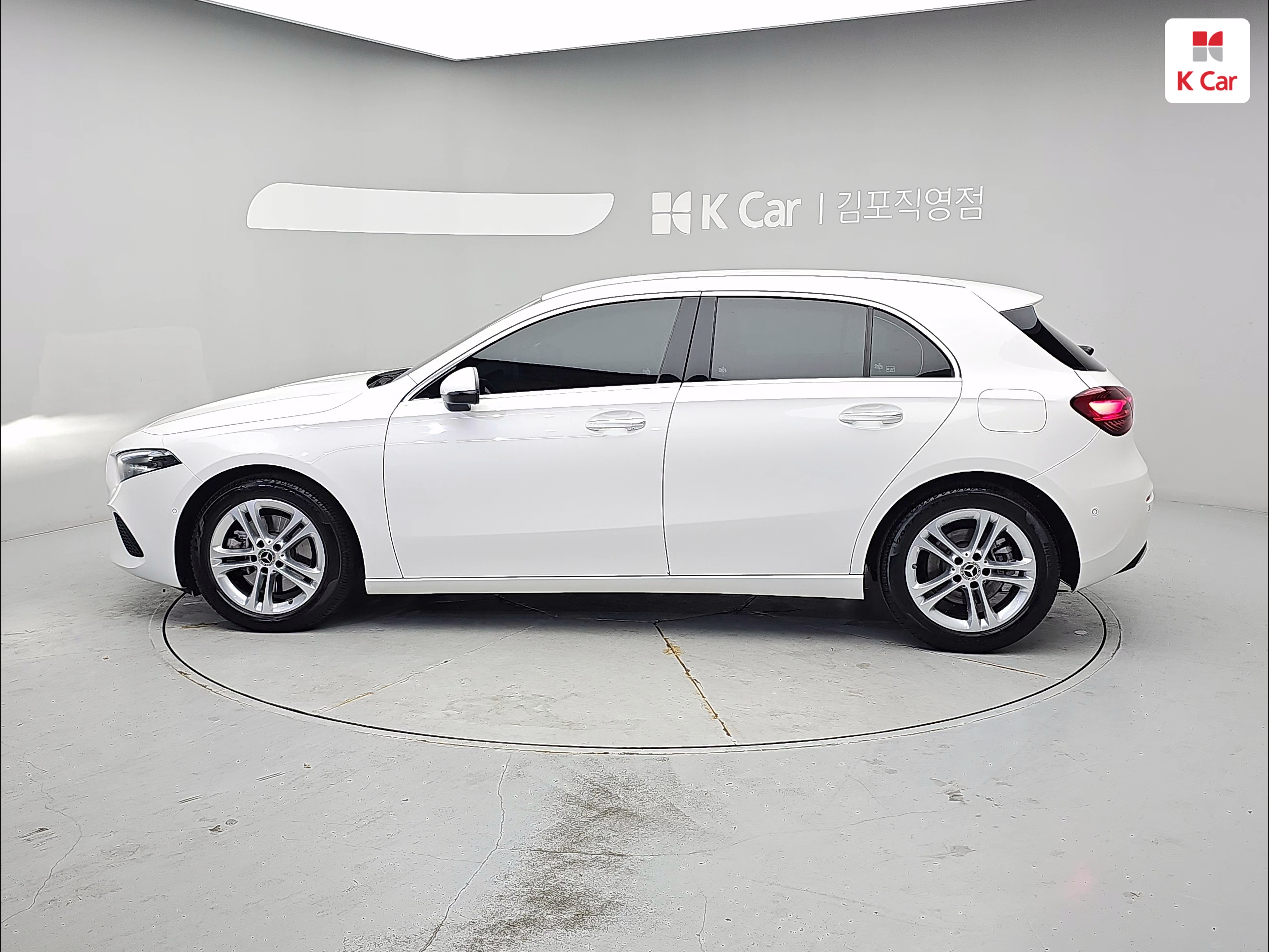 BENZ A-Class (4th Generation) A220