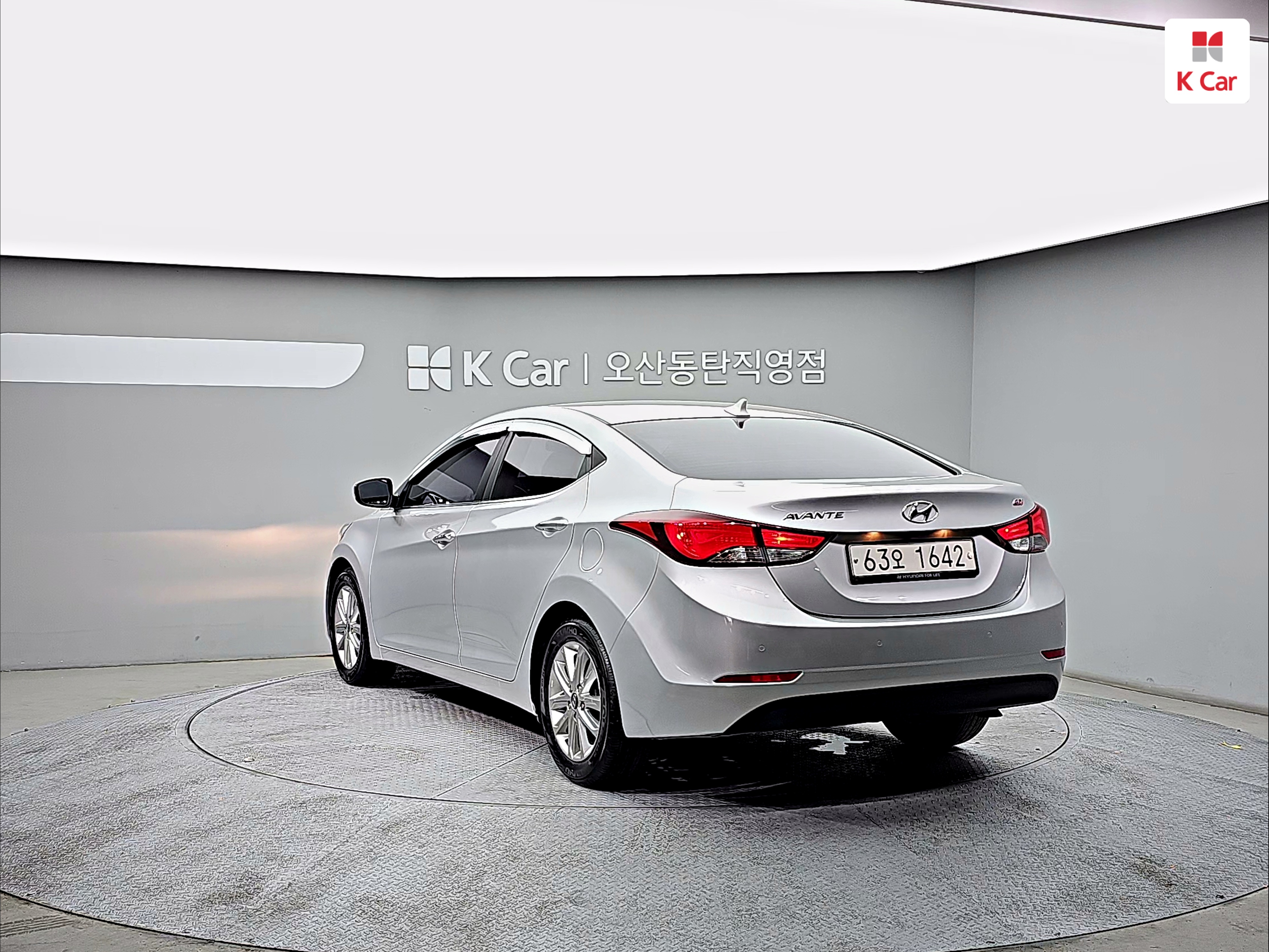 HYUNDAI The New Avante MD 1.6 GDI