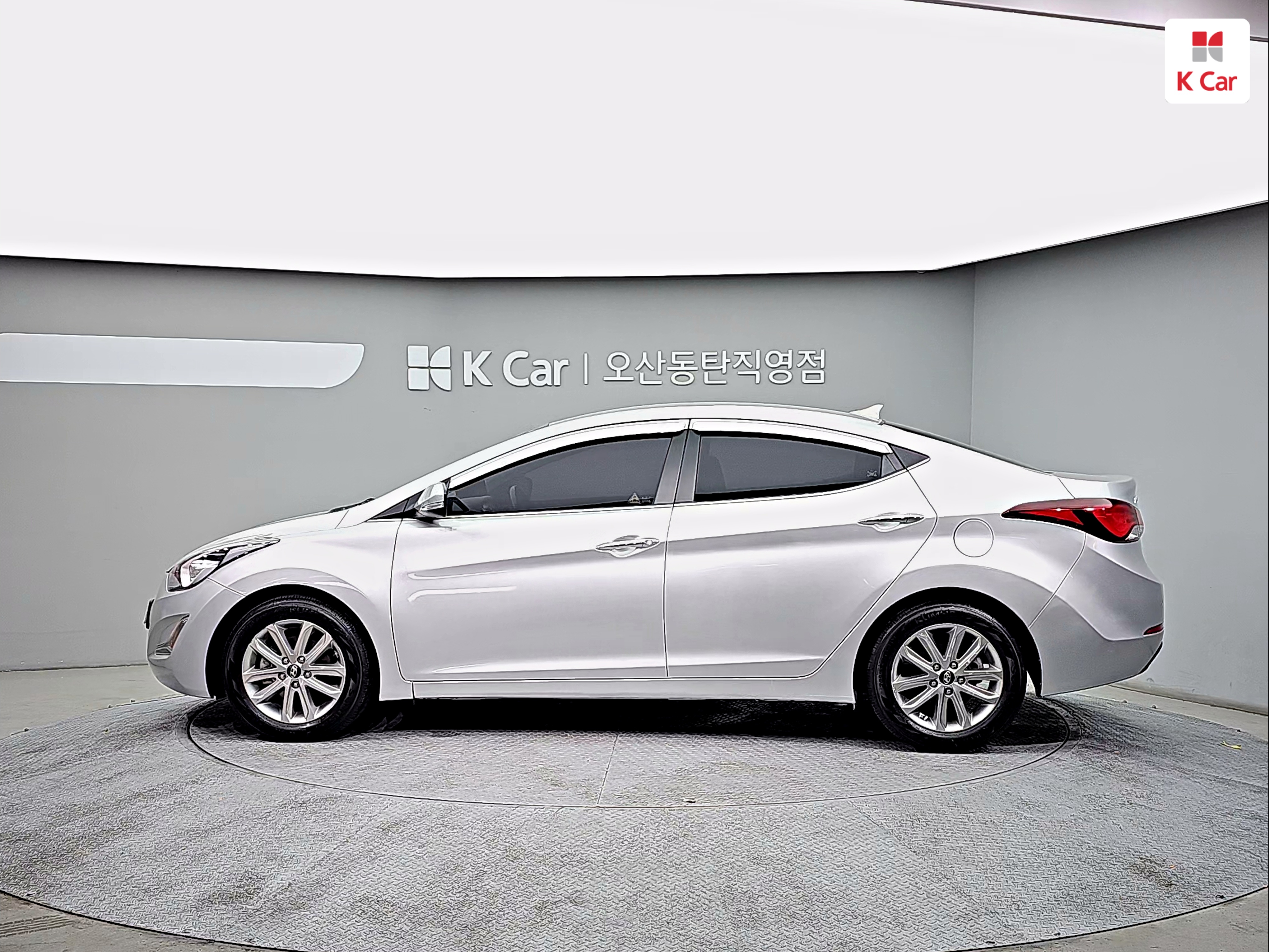 HYUNDAI The New Avante MD 1.6 GDI