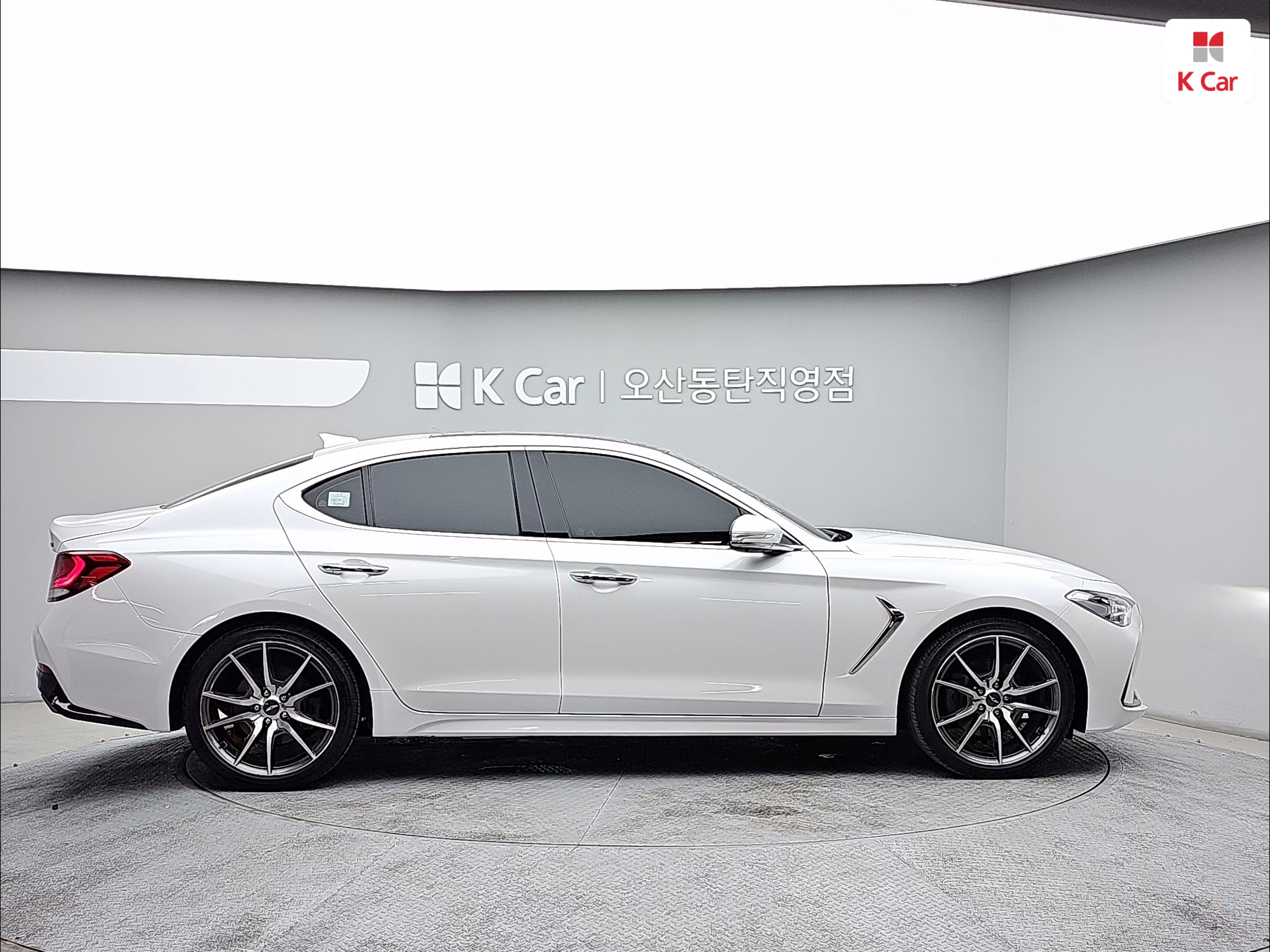 GENESIS G70 2.0T AWD
