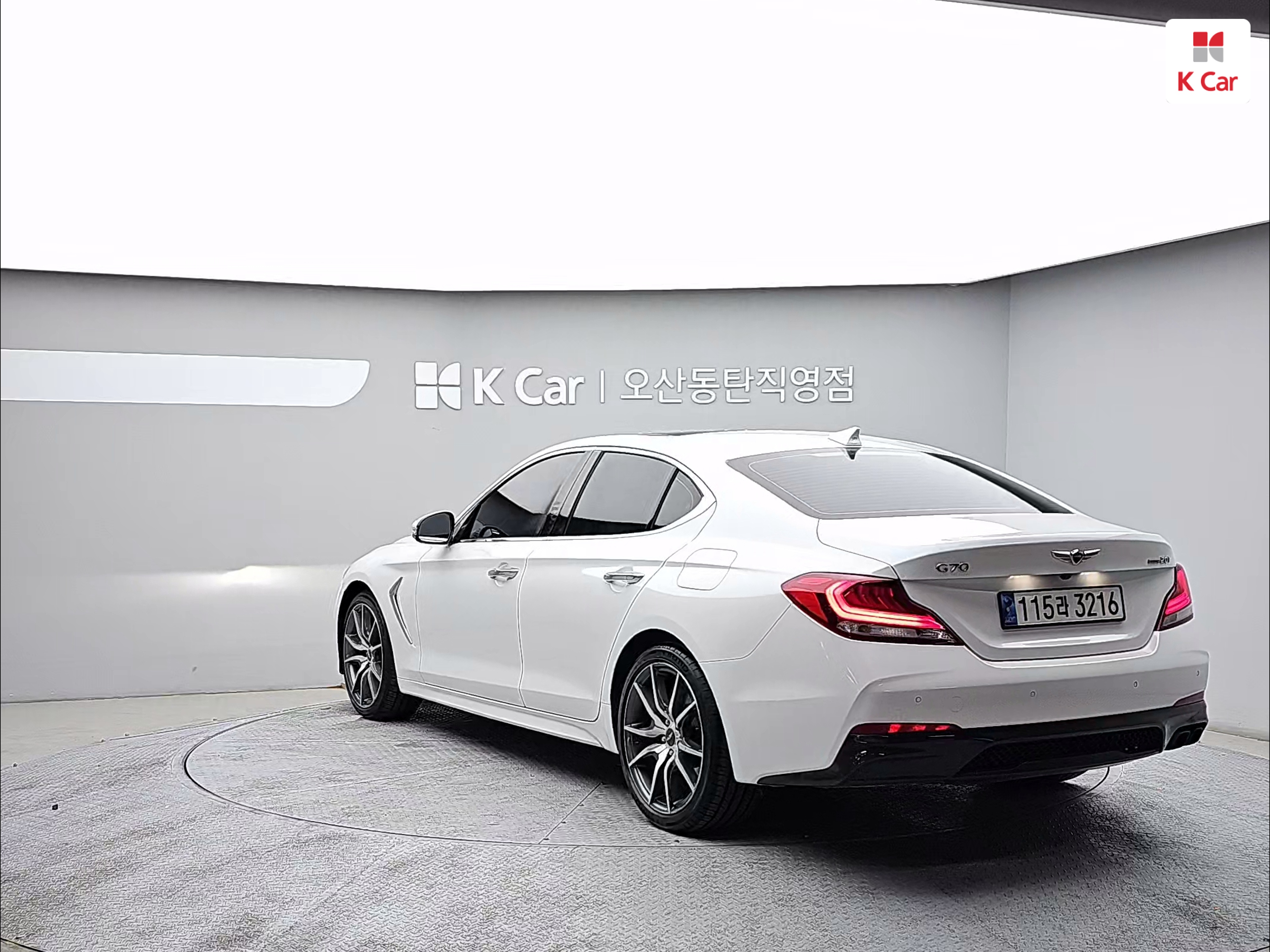 GENESIS G70 2.0T AWD