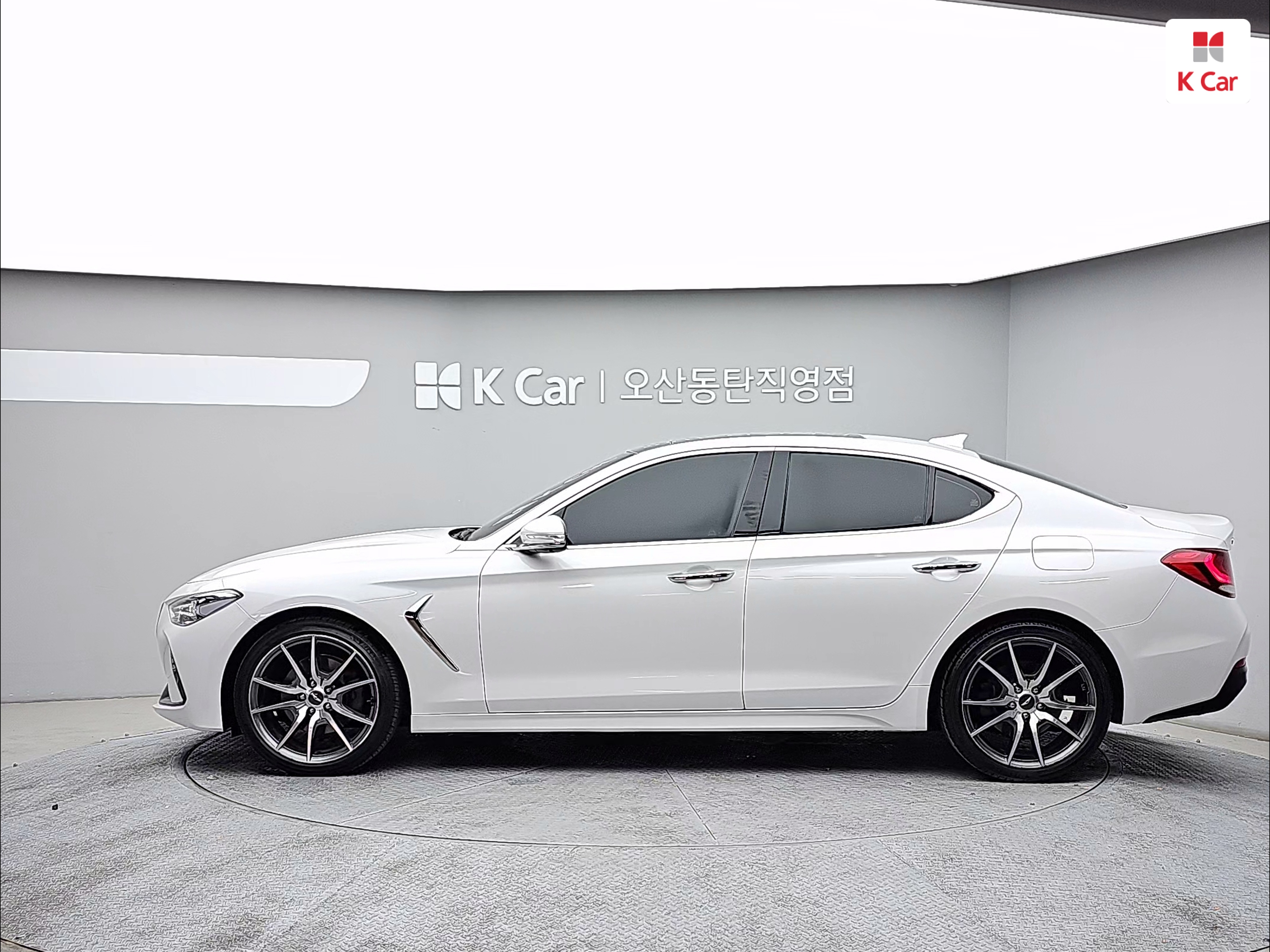 GENESIS G70 2.0T AWD