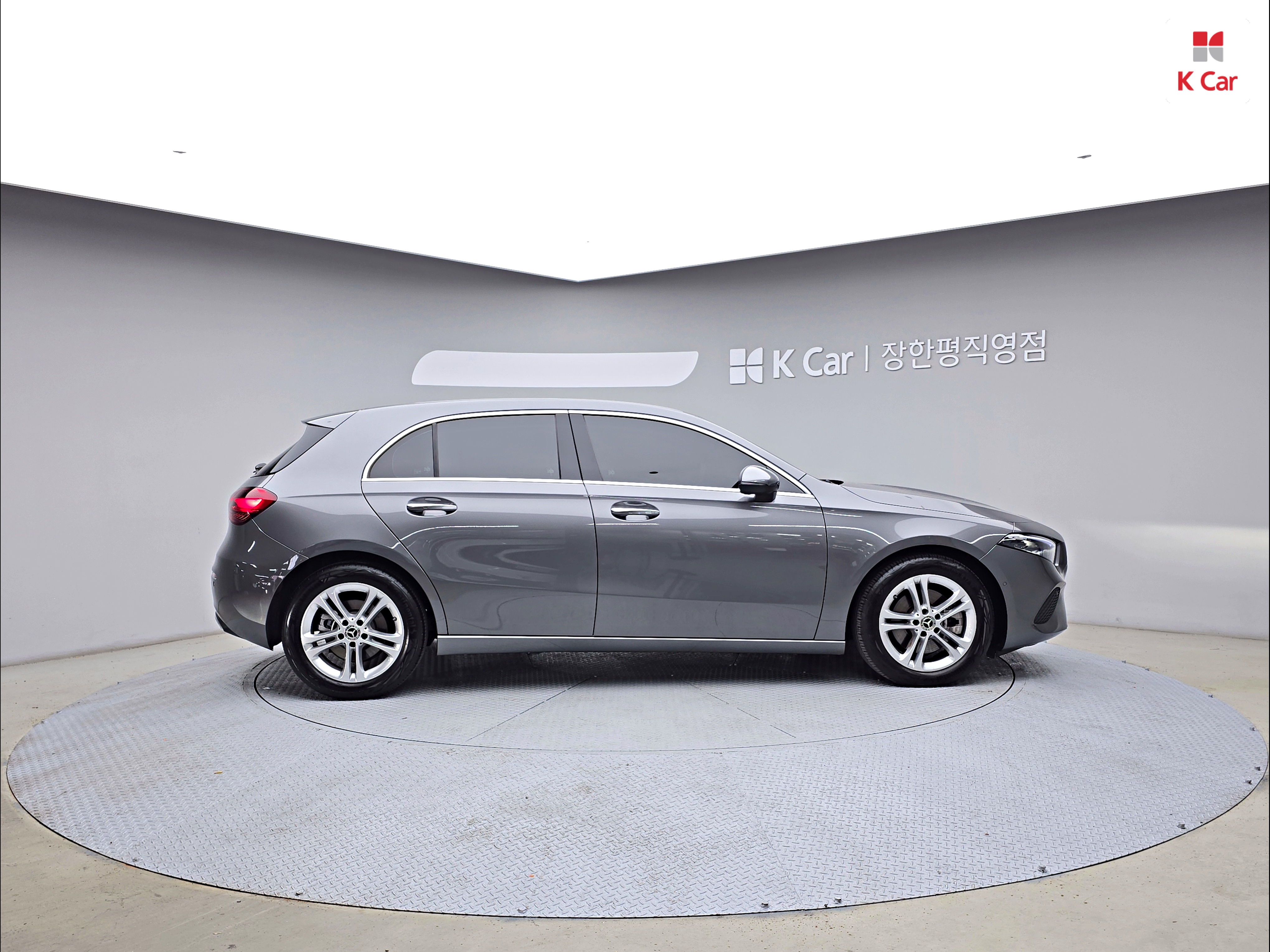 BENZ A-Class (4th Generation) A220
