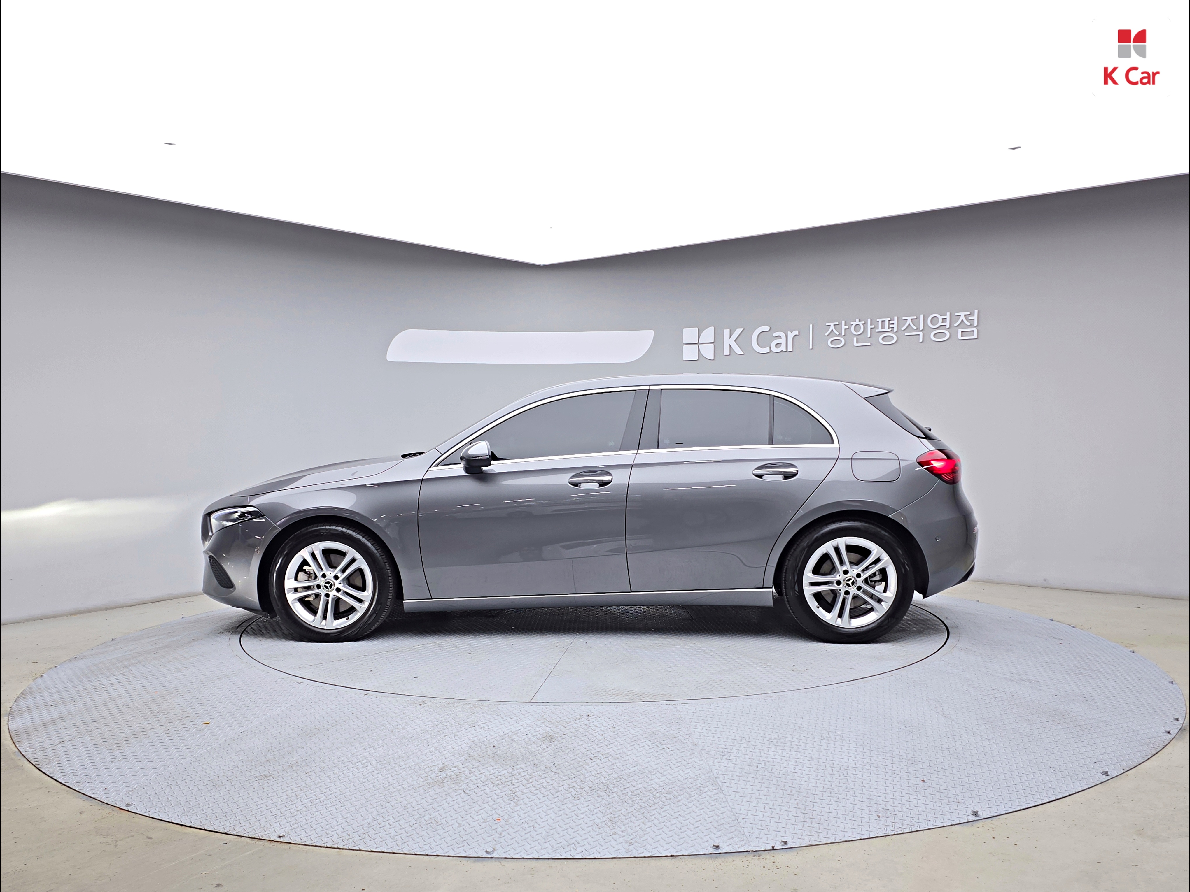 BENZ A-Class (4th Generation) A220