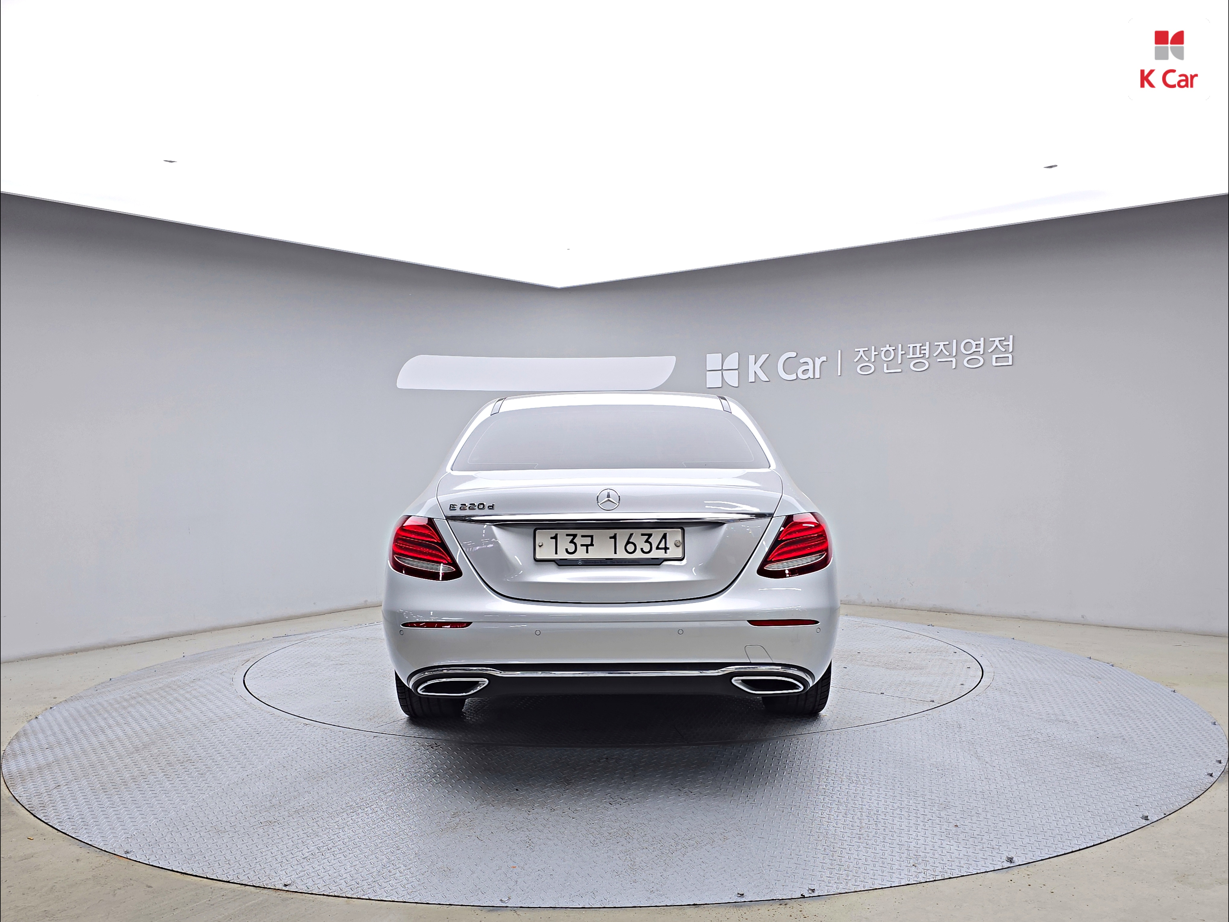 BENZ E-Class (5th Generation) E220d