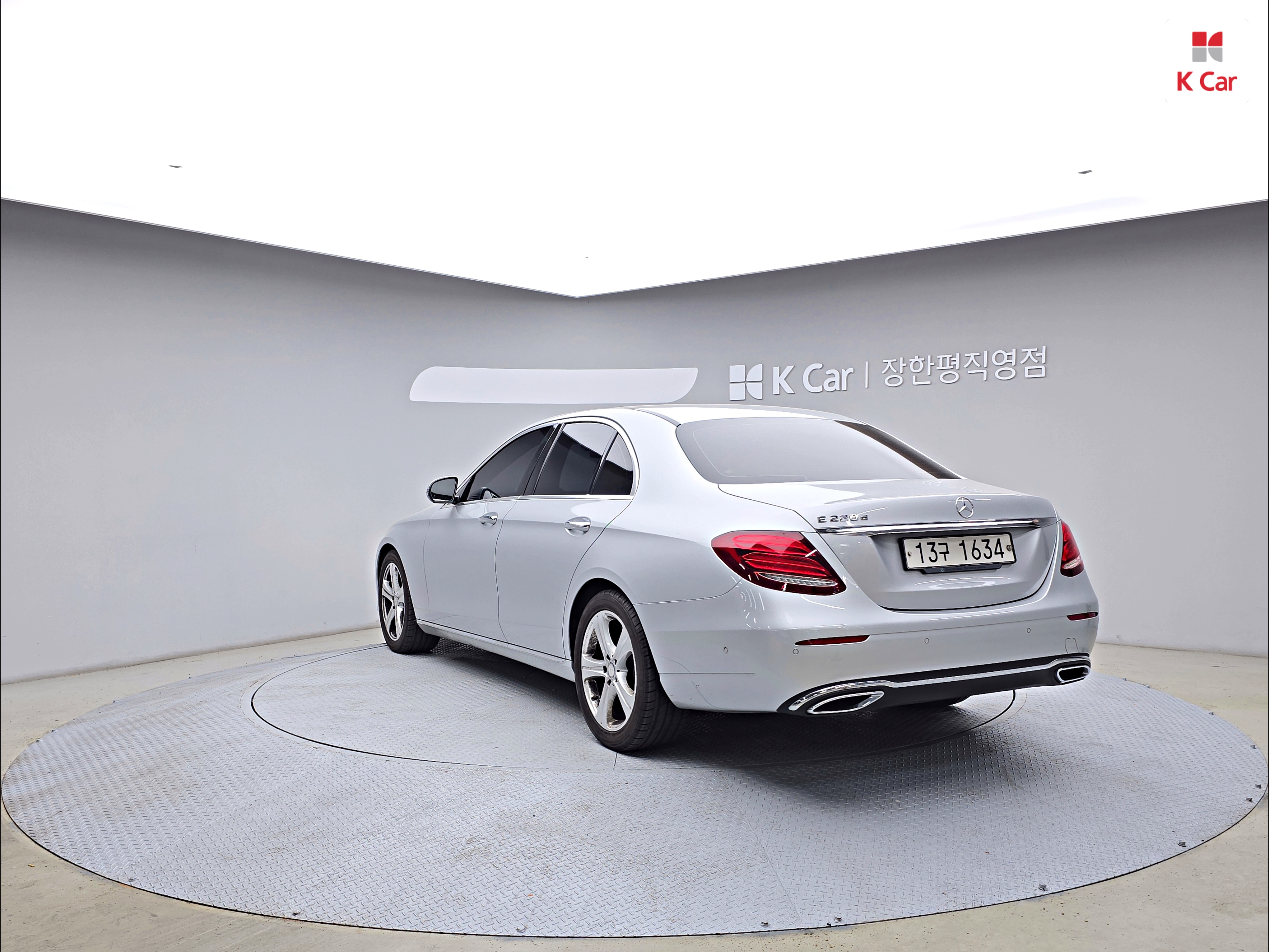 BENZ E-Class (5th Generation) E220d
