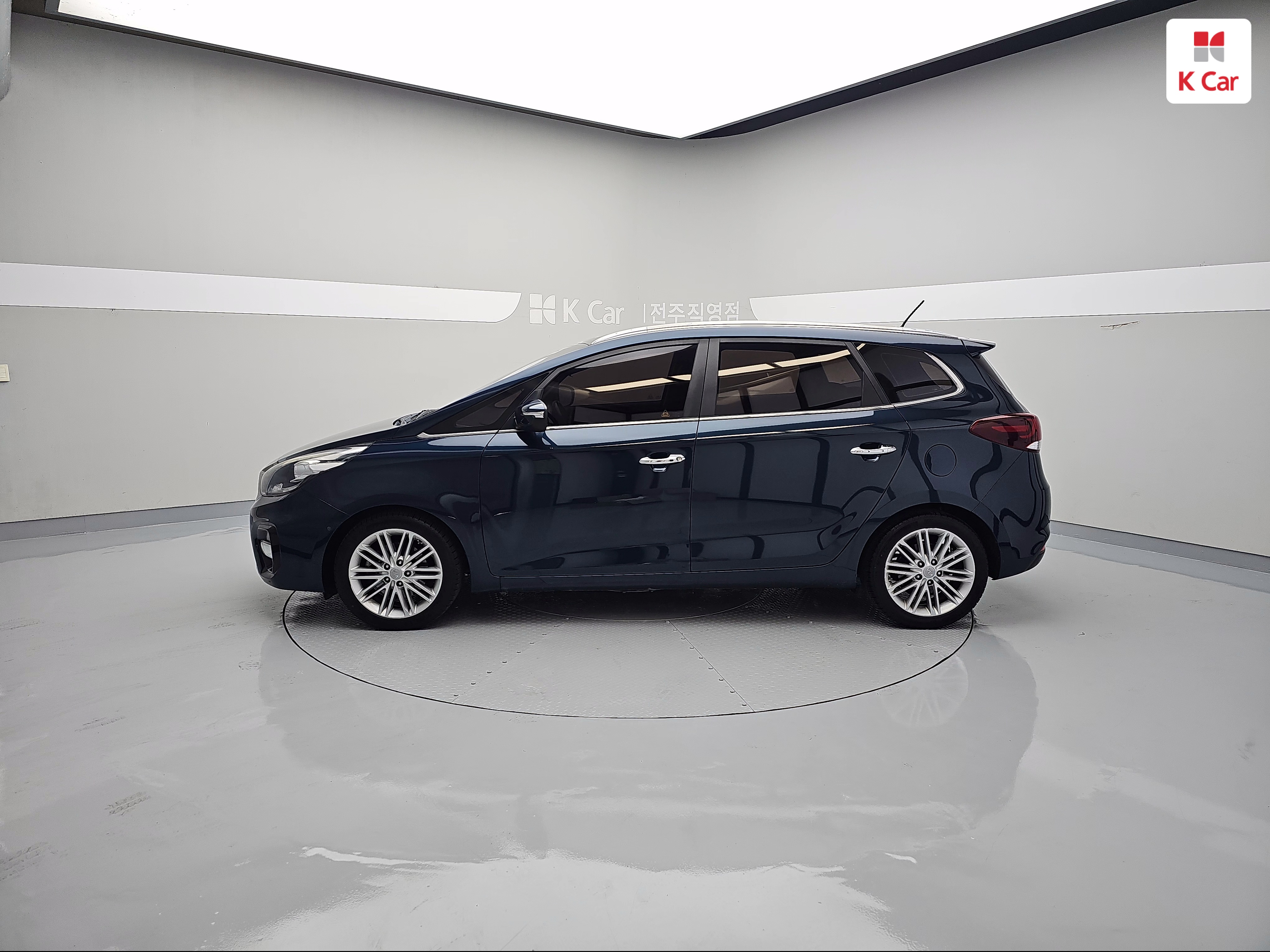 KIA The New Carens 2.0 LPi 7-Seater