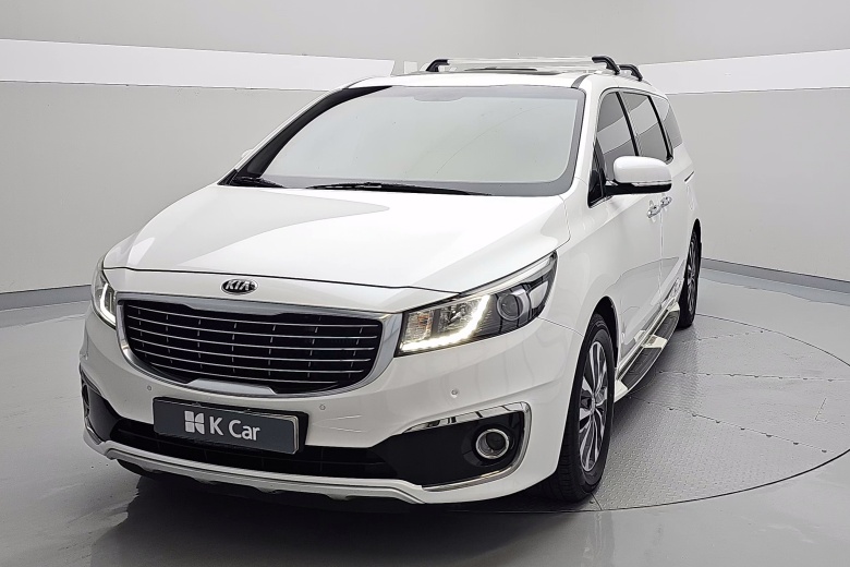 Kia Carnival Luxury