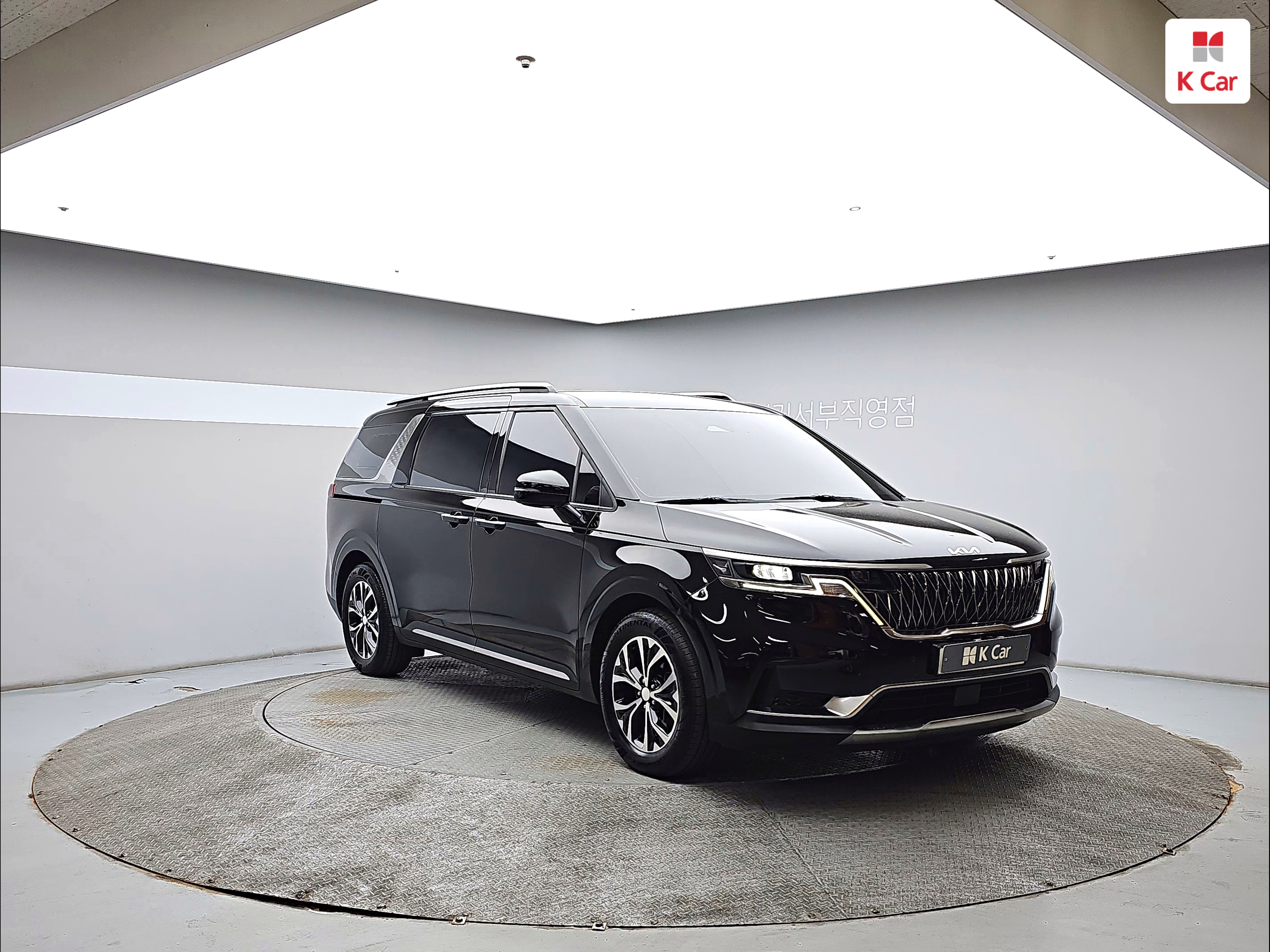 KIA New Carnival 9-Seater Diesel